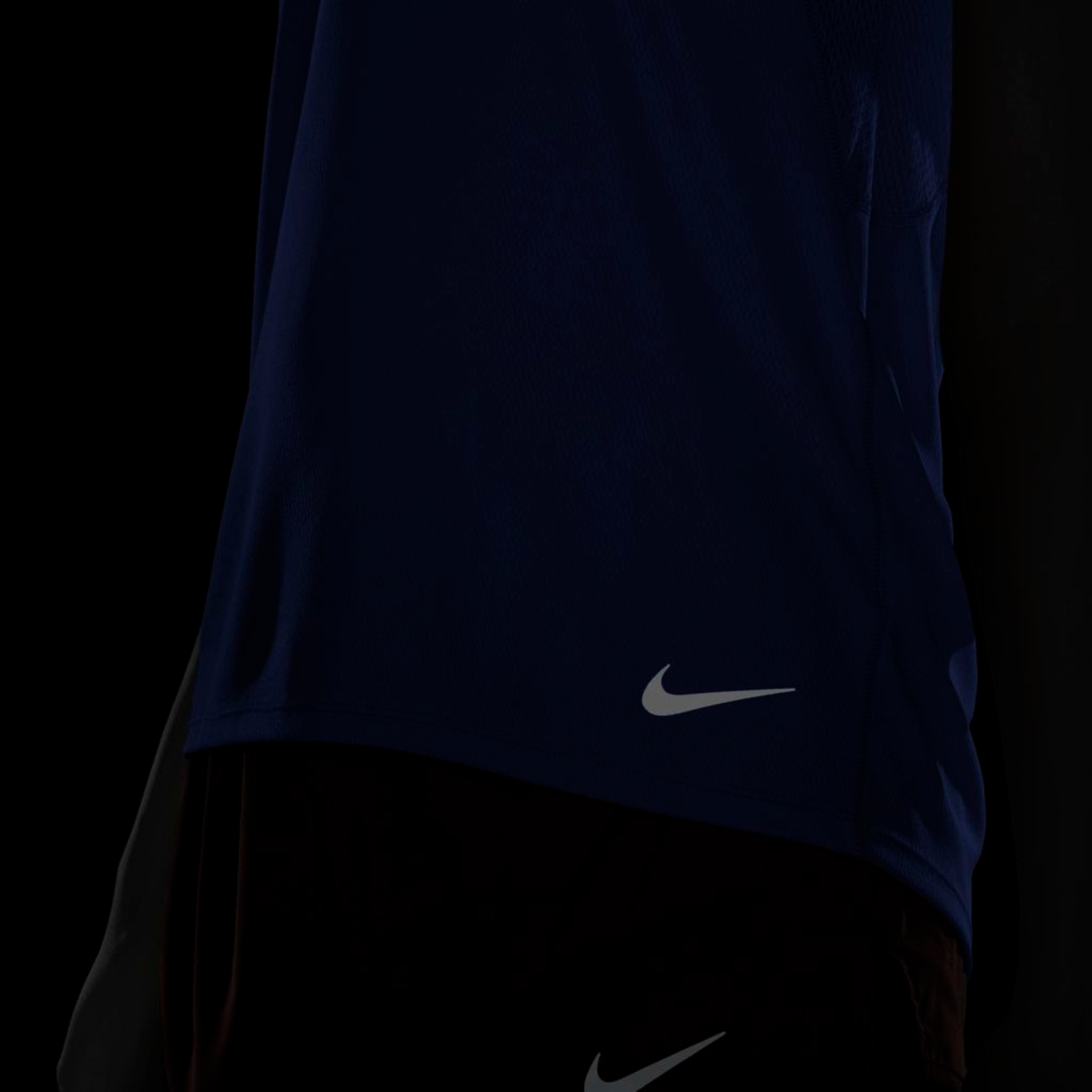 Camiseta Nike Run Feminina - Foto 4