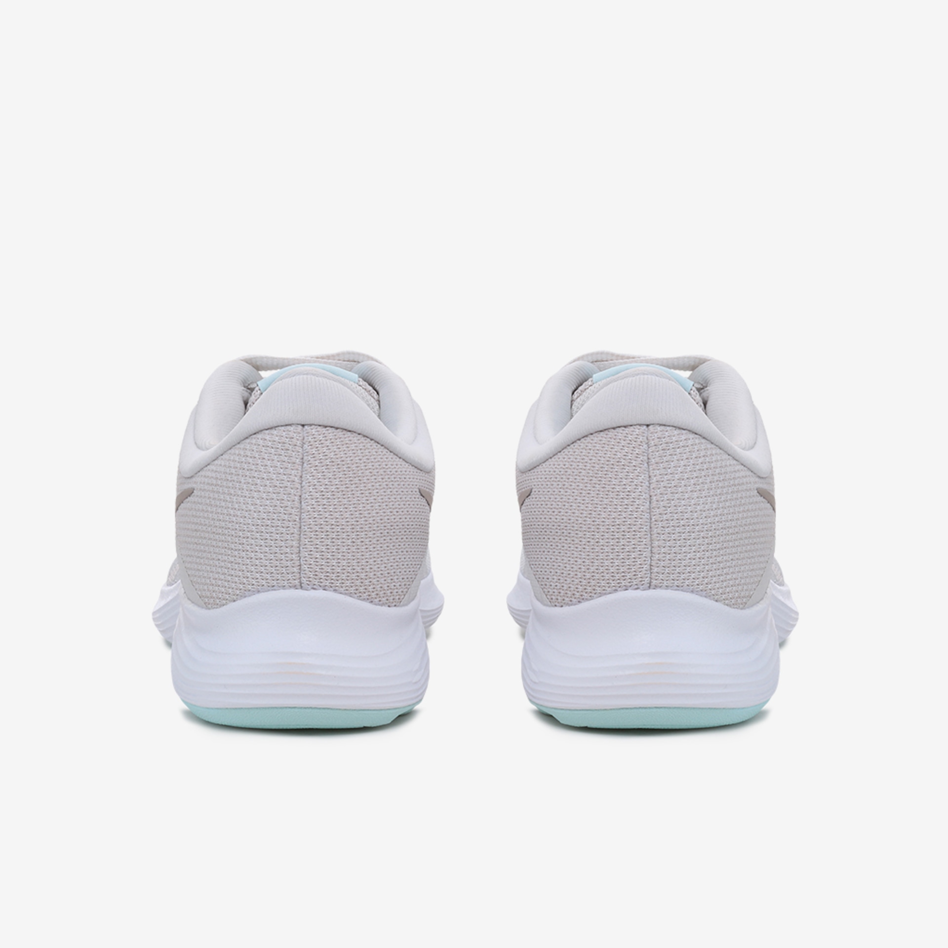 Tênis Nike Revolution 4 Feminino - Foto 6