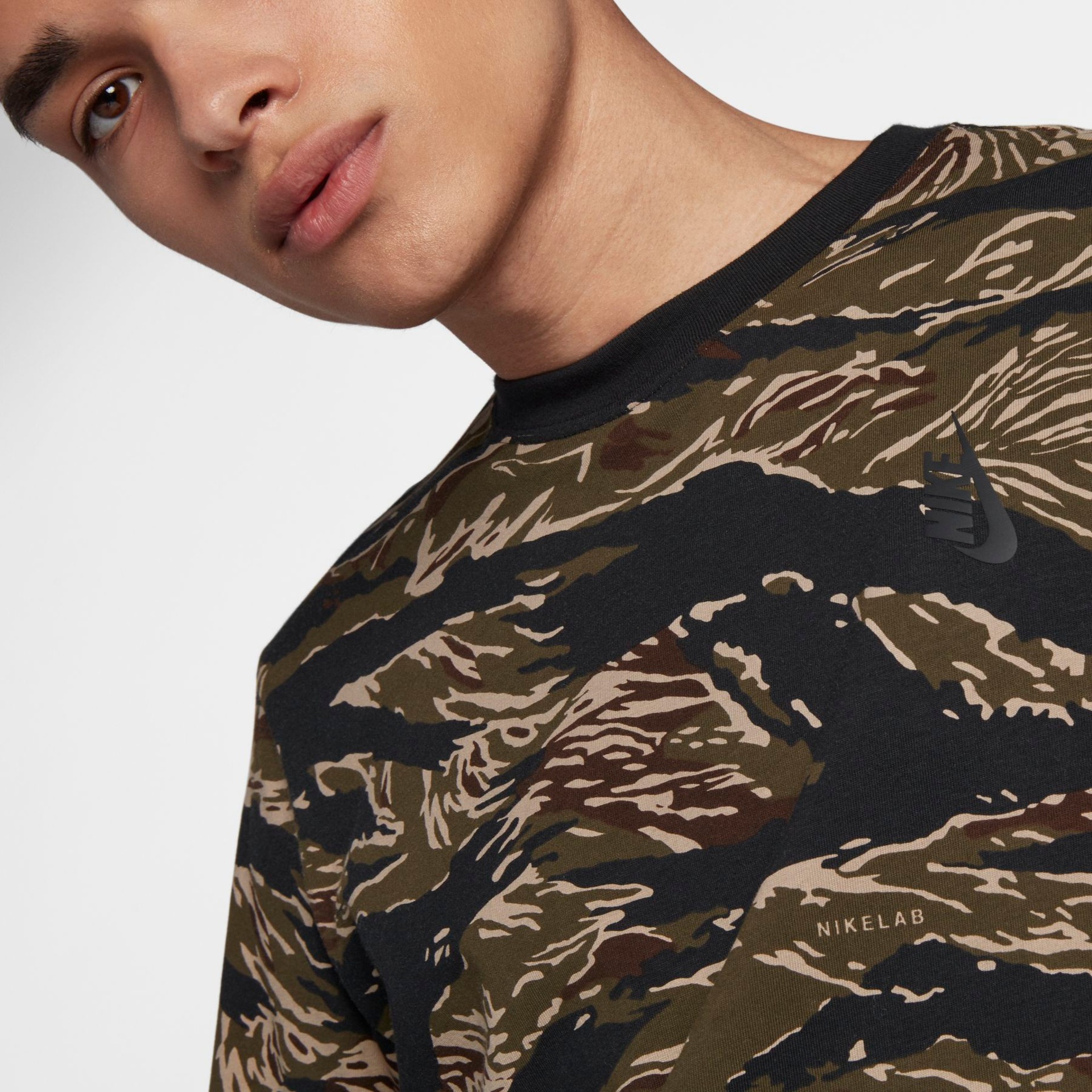 Camiseta Nikelab Tiger Camo Masculina - Foto 2