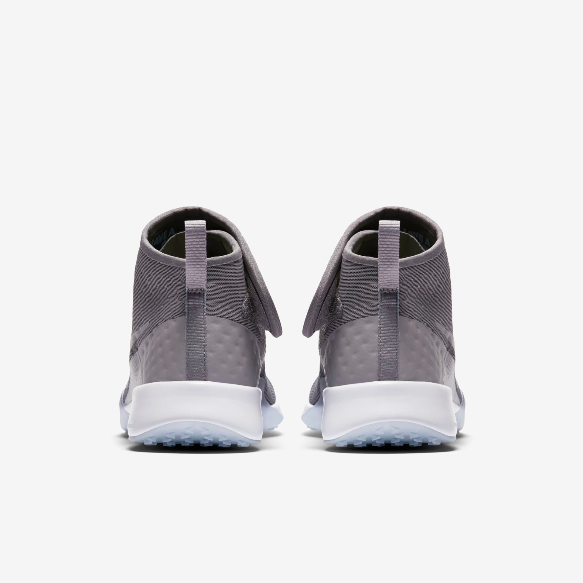 Tênis Nike Air Zoom Strong 2 Feminino - Foto 6