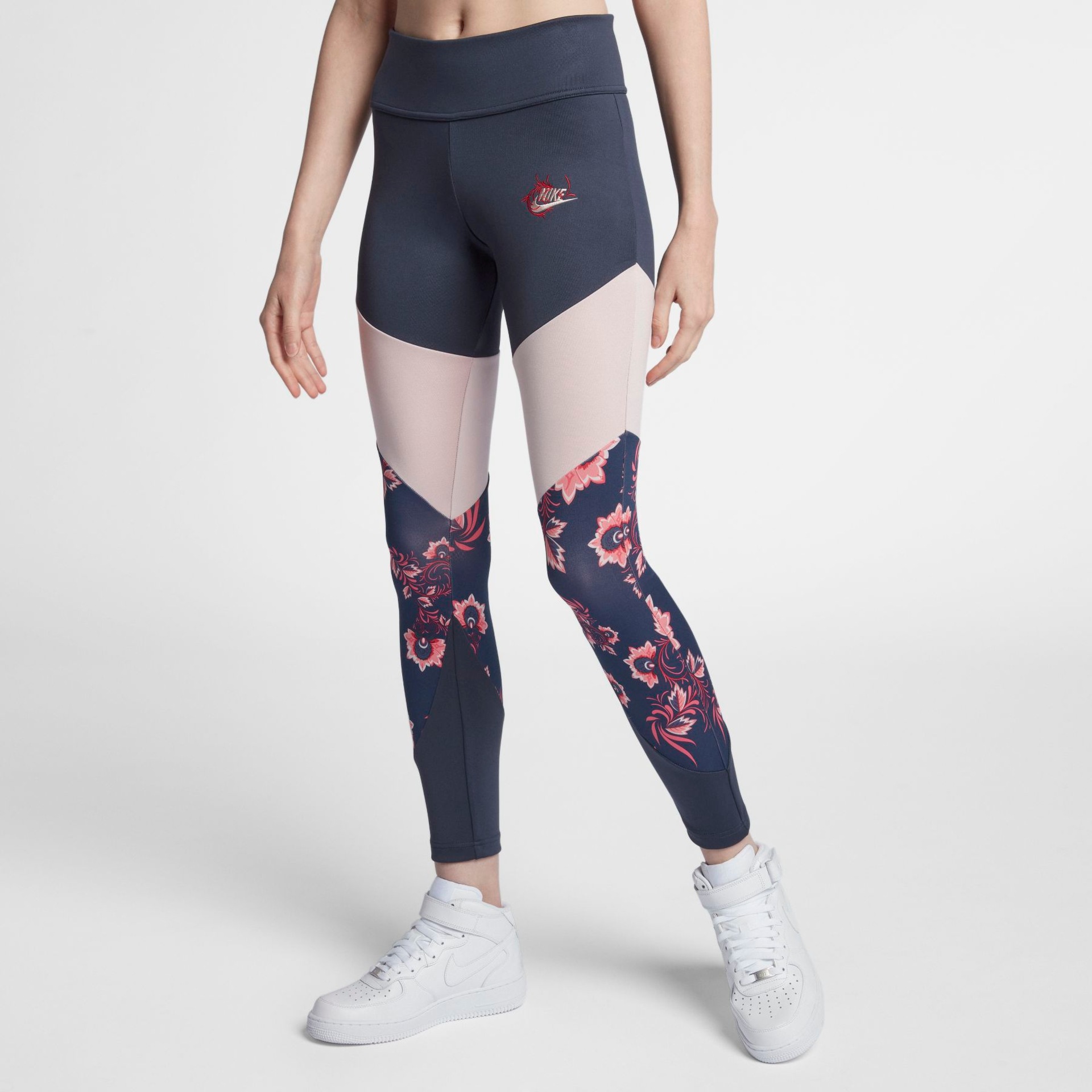Legging Nike Sportswear Legging Floral Feminina - Foto 2