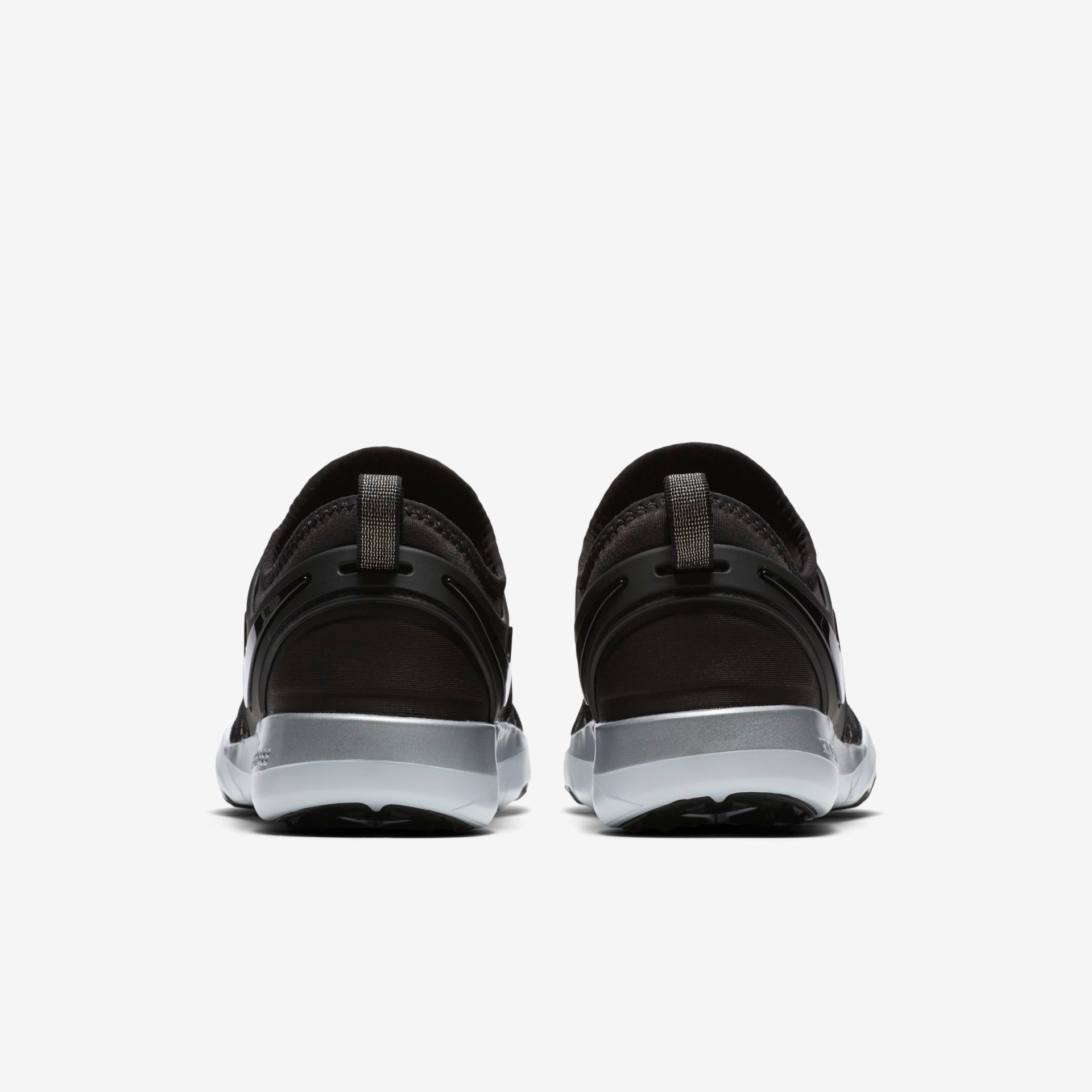 Tênis Nike Free TR 7 Metallic Feminino - Foto 6