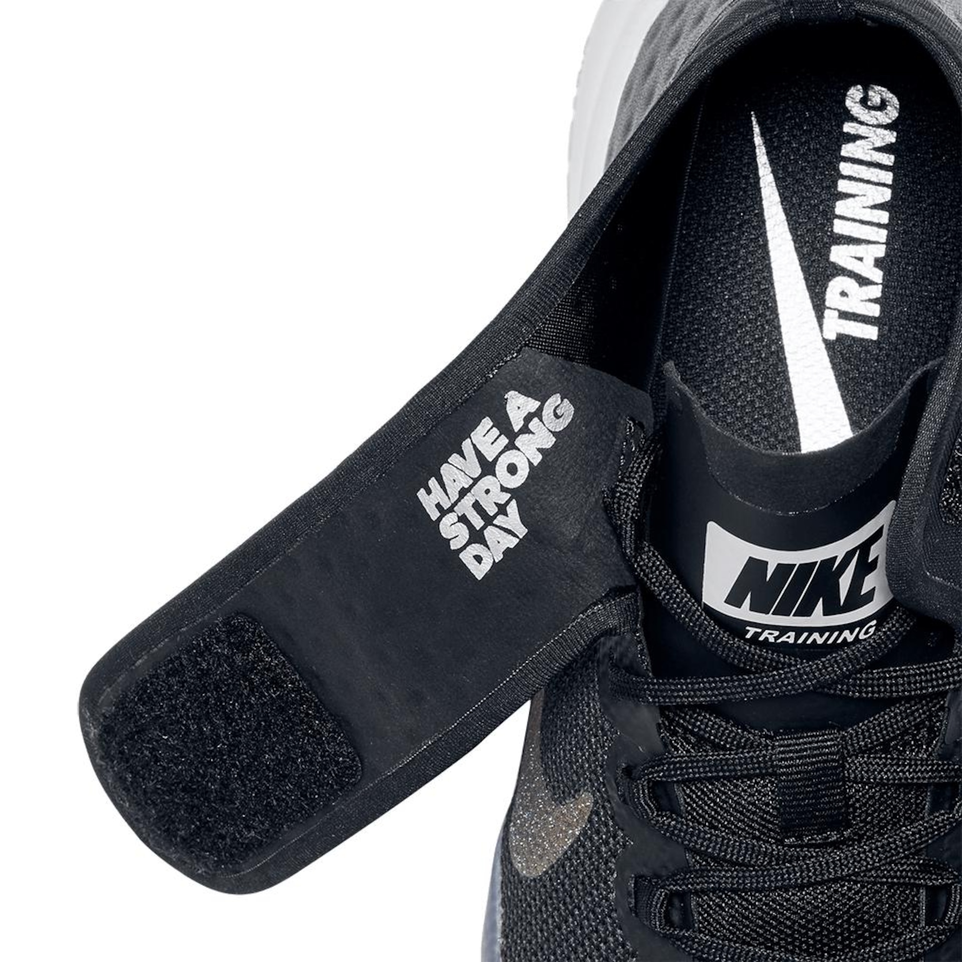 Tênis Nike Air Zoom Strong 2 Metallic Feminino - Foto 6