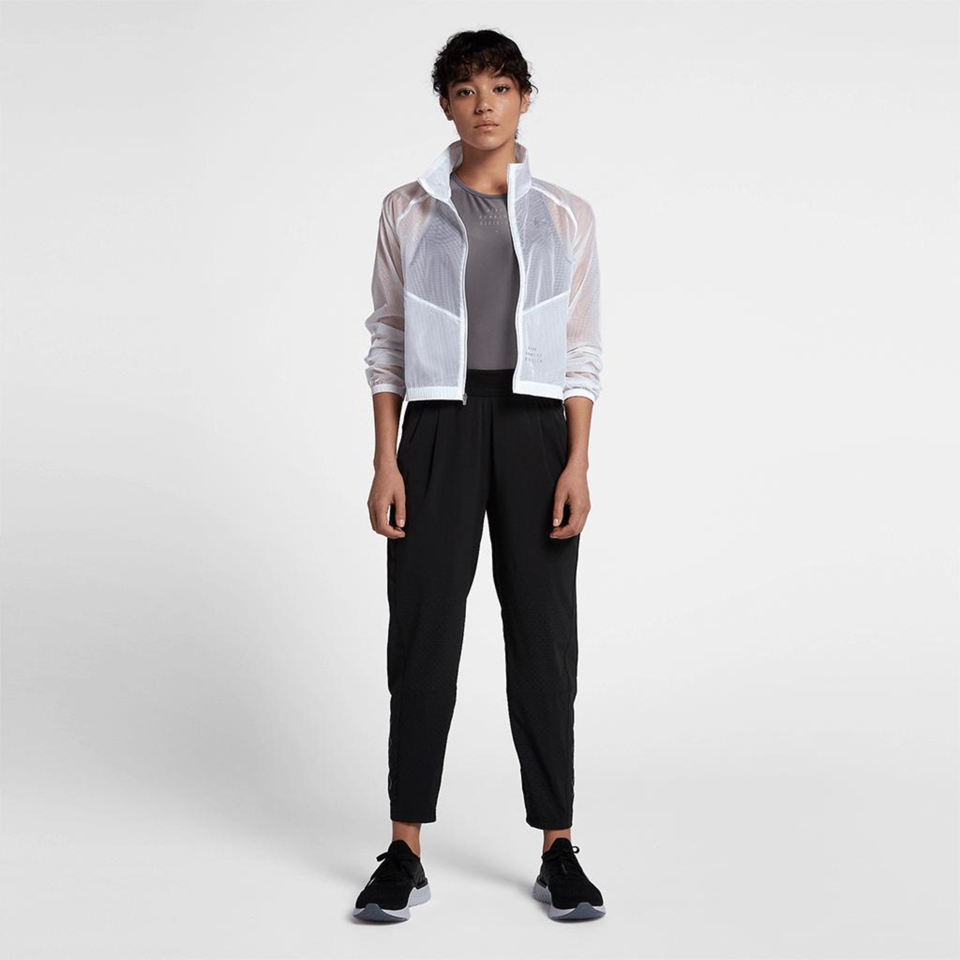 Jaqueta Nike Transparente Run Division Feminina - Foto 6