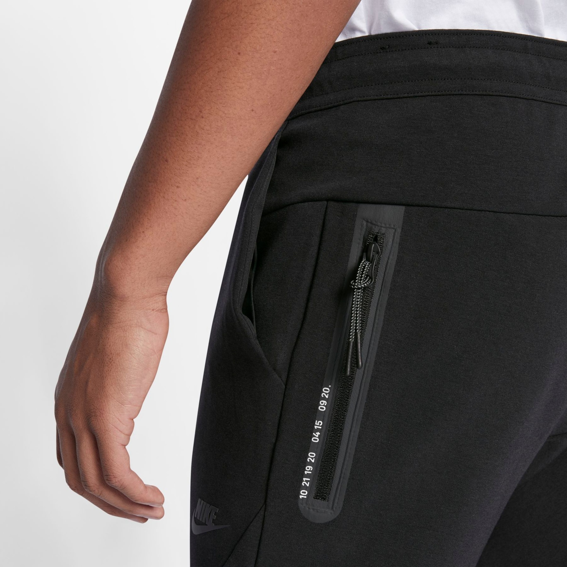 Calça Nike Sportswear Tech Masculina - Foto 4