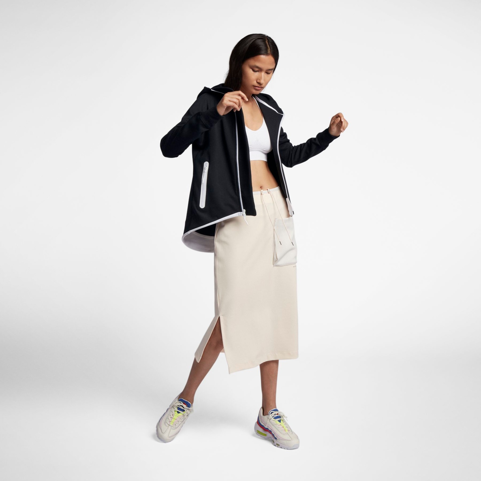 Jaqueta Nike Sportswear Tech Fleece Cape Feminina - Foto 4