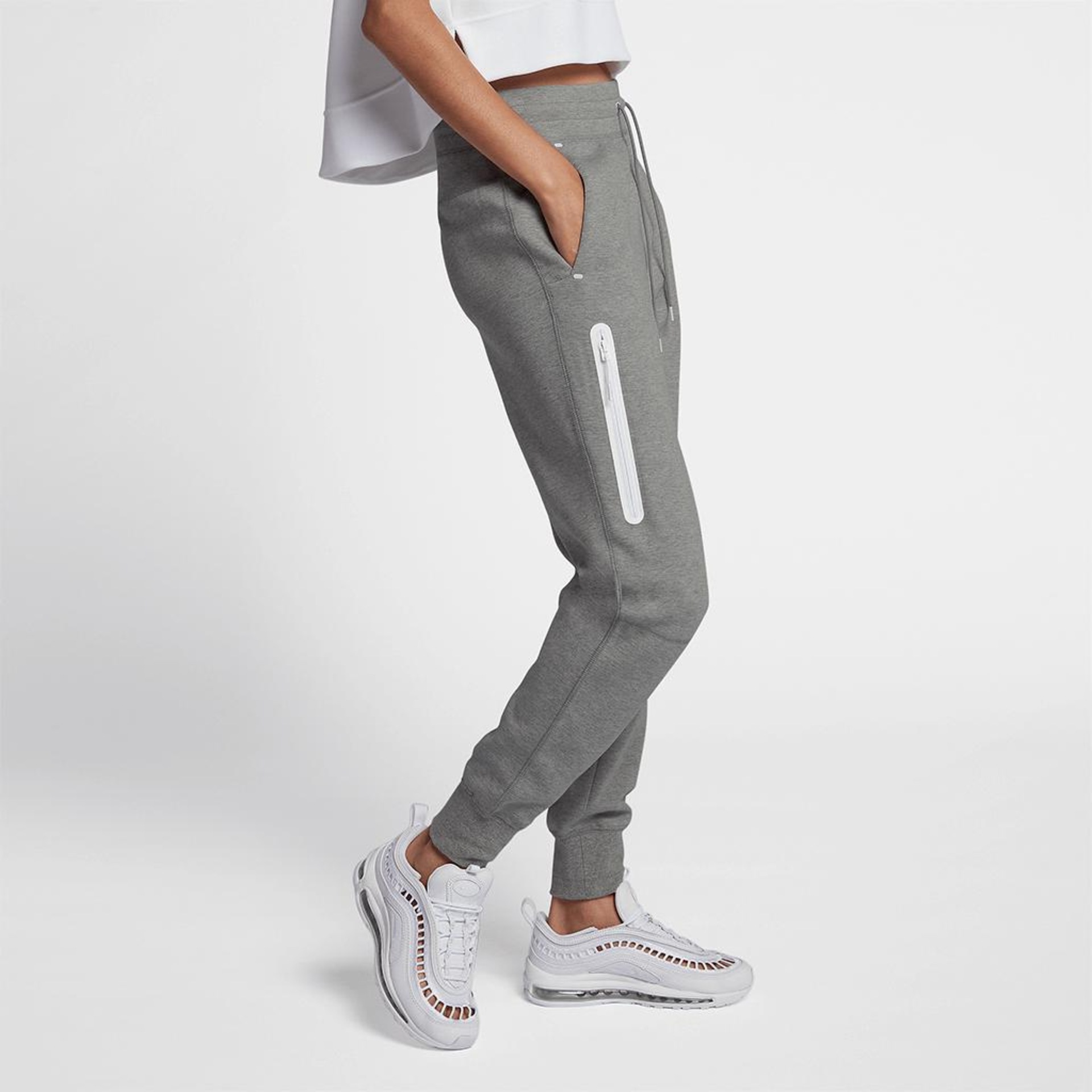 Calça Nike Sportswear Tech Fleece Feminina - Foto 4