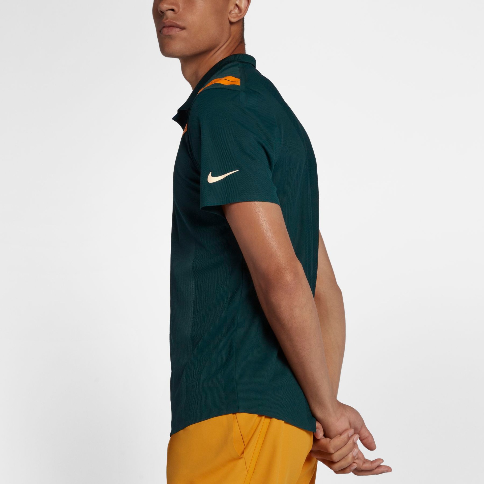 Camisa Polo Nike Court Tech Knit Cool RF Advantage Masculina - Foto 3