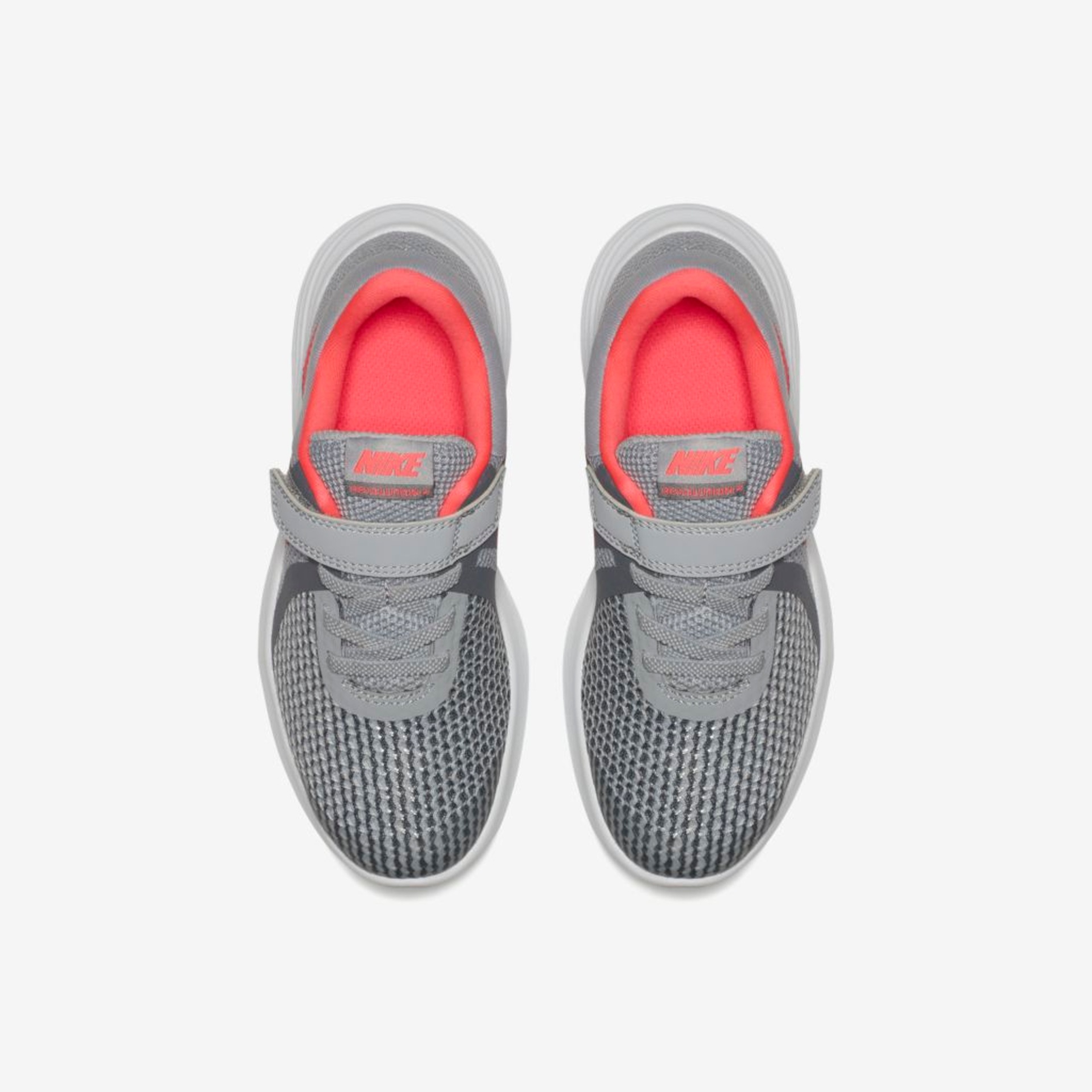 Tênis Nike Revolution 4 Infantil - Foto 4