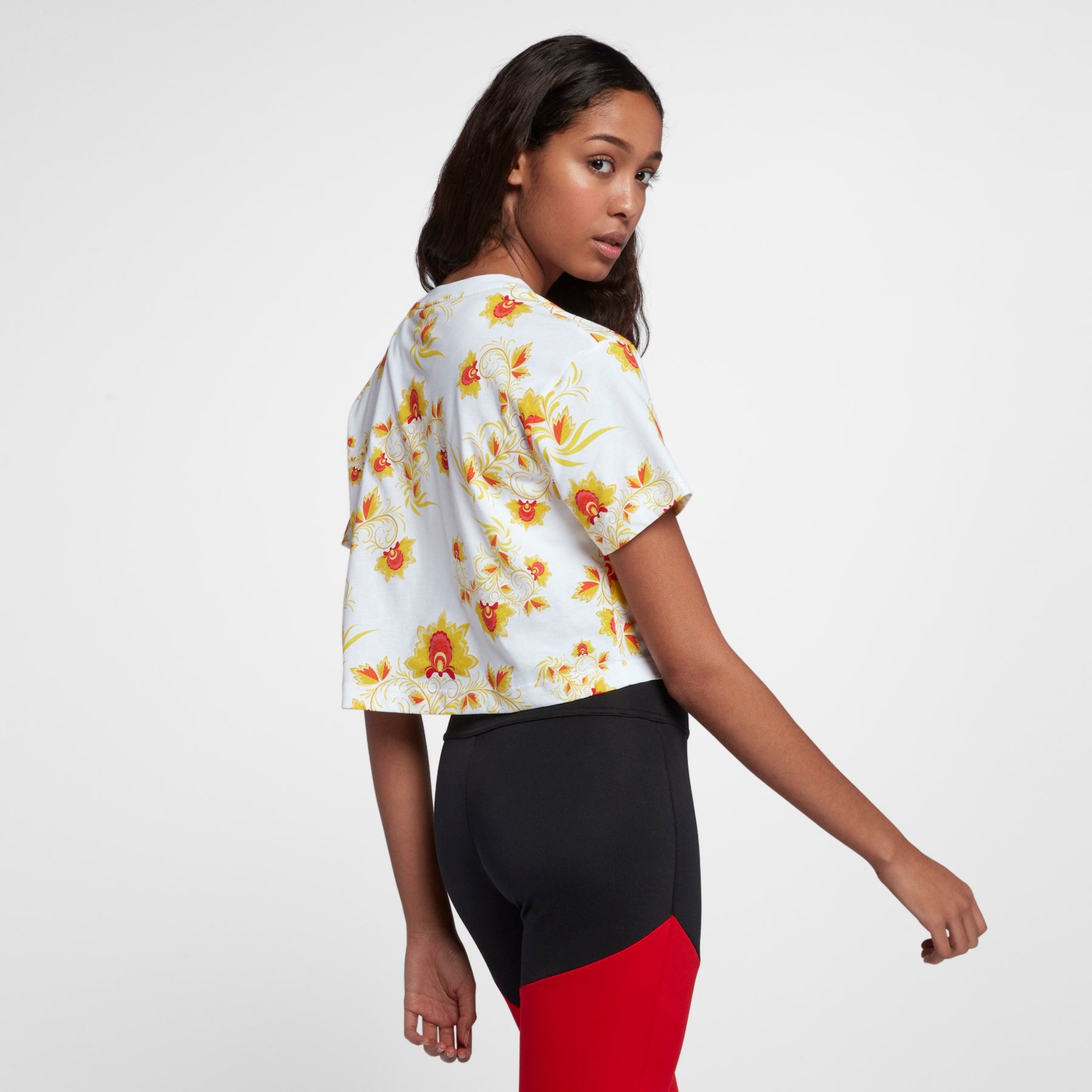 Camiseta Nike Sportswear Floral Feminina - Foto 2
