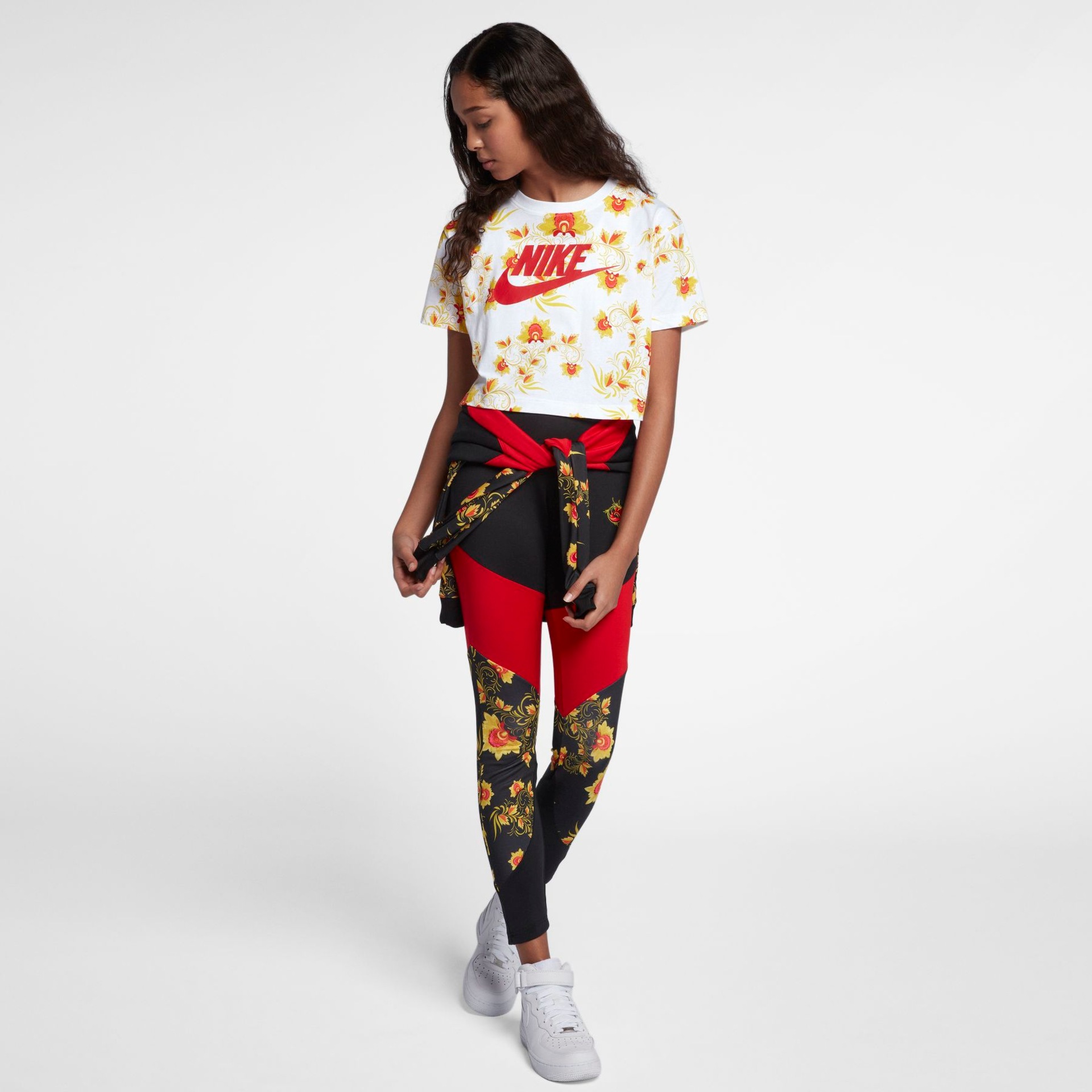 Camiseta Nike Sportswear Floral Feminina - Foto 4
