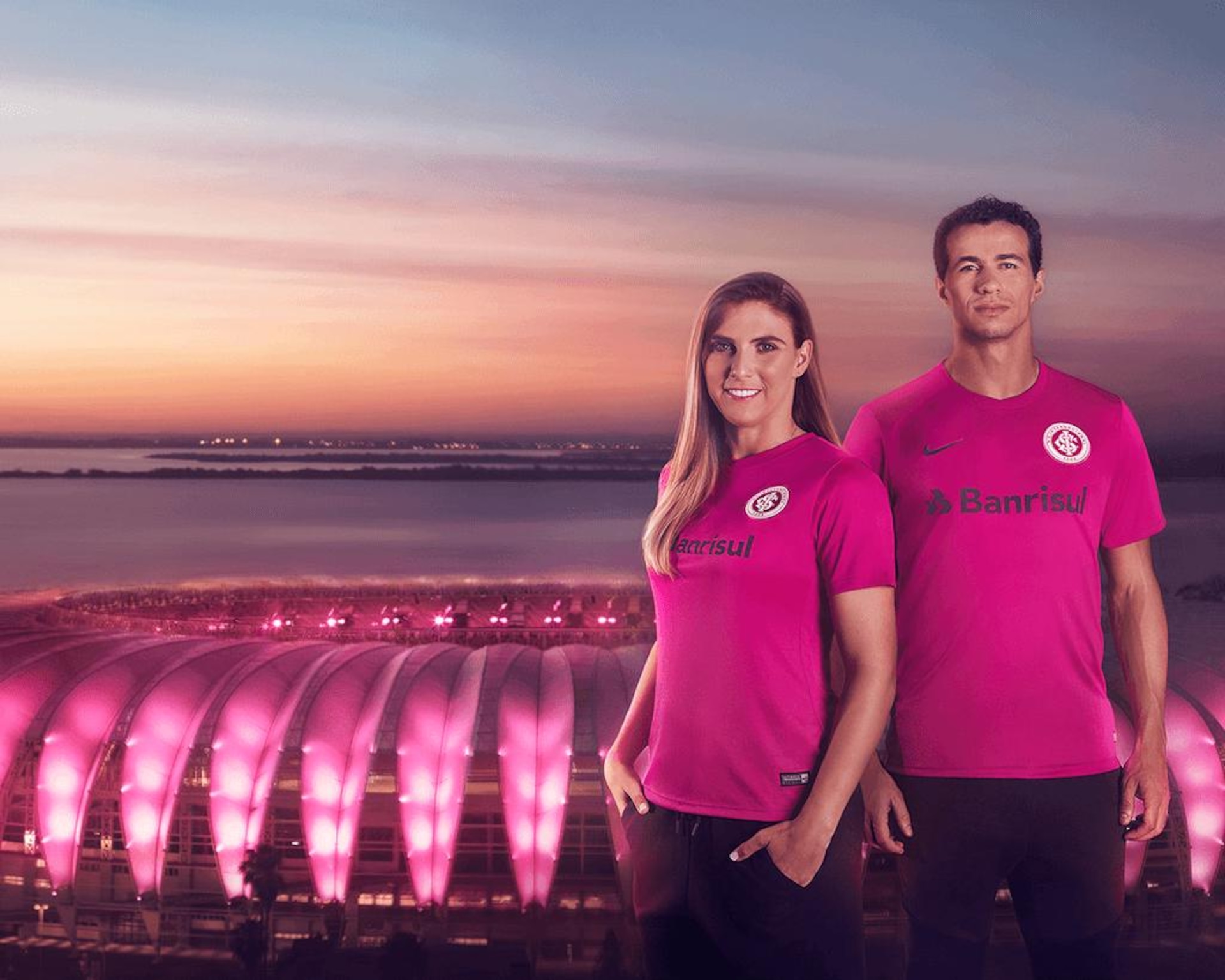 Camisa Nike Internacional Outubro Rosa Masculina - Foto 7