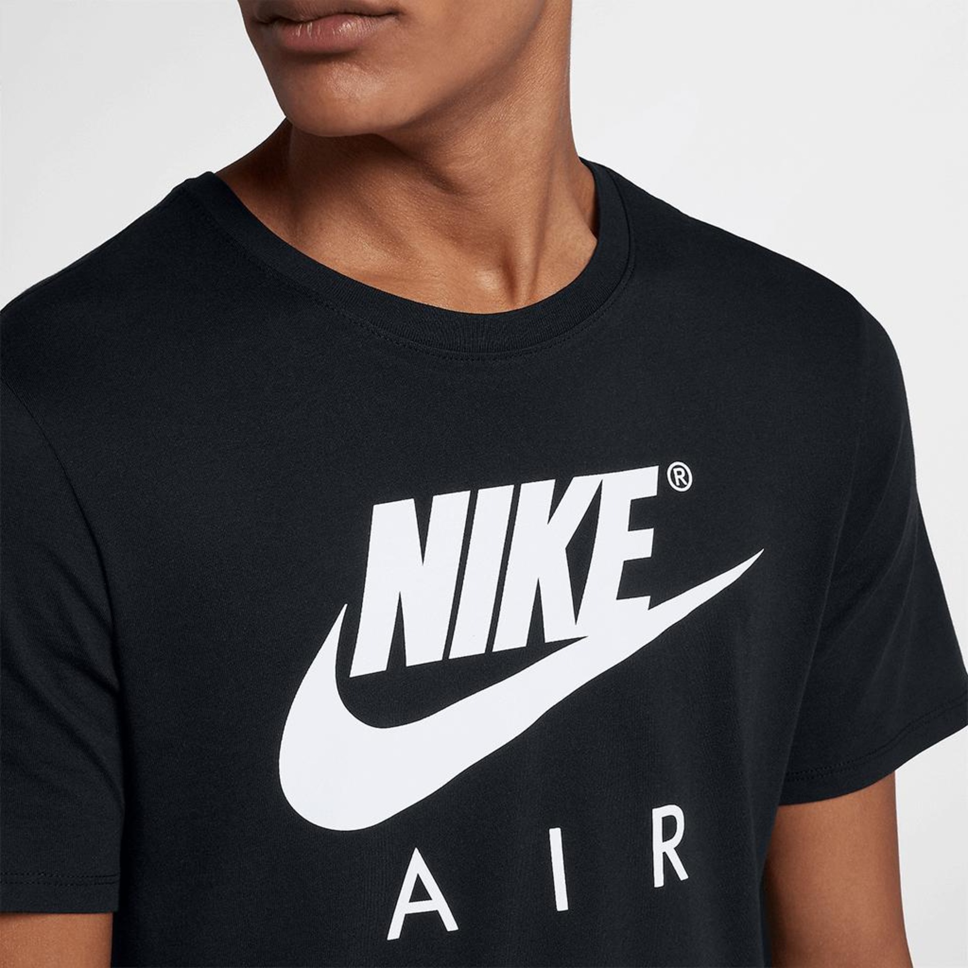 Camiseta Nike Sportswear Air Masculina - Foto 3