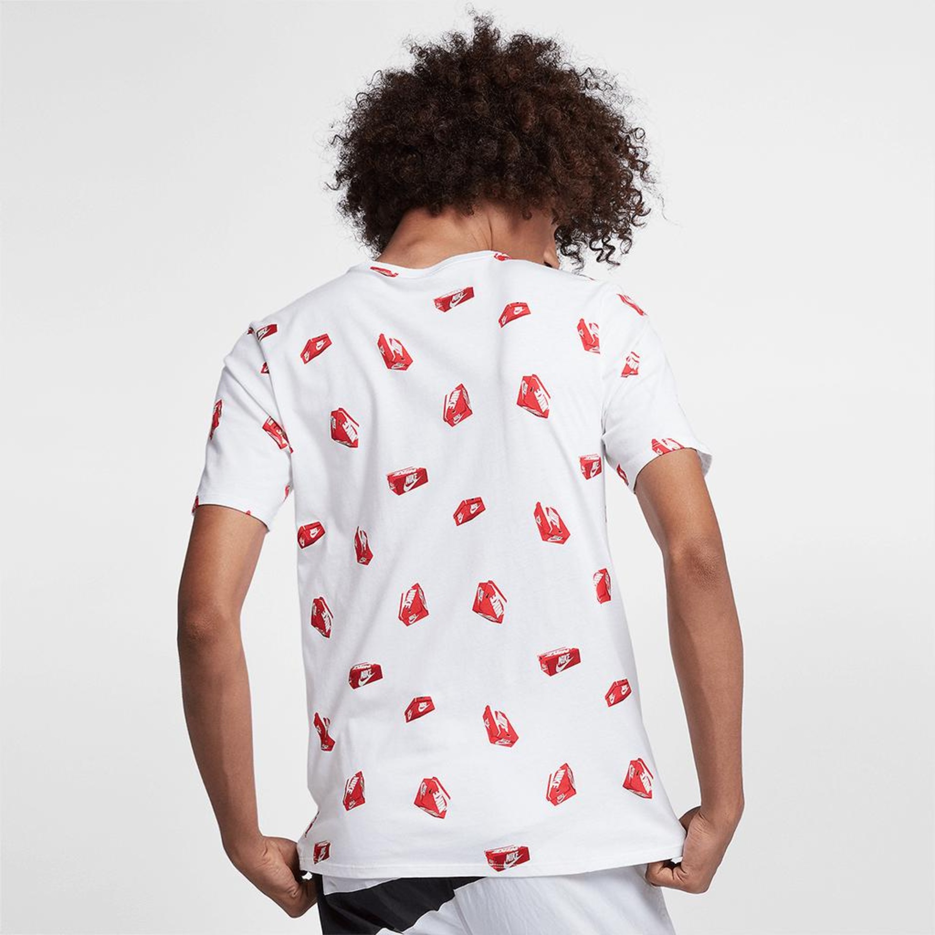 Camiseta Nike Sportswear Masculina - Foto 3
