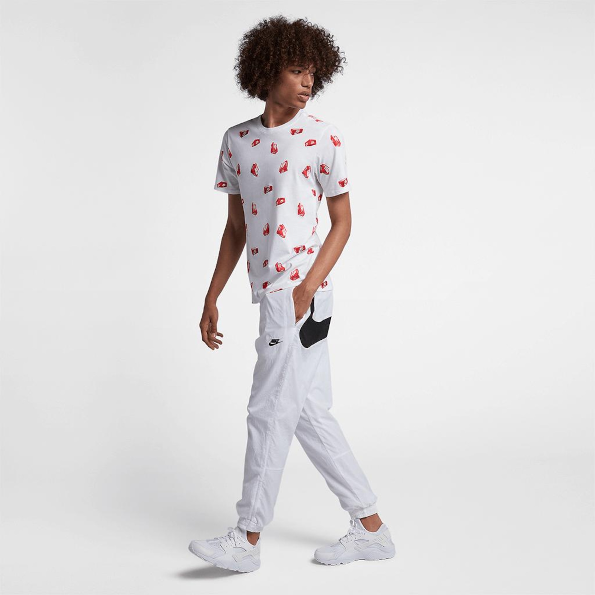 Camiseta Nike Sportswear Masculina - Foto 4