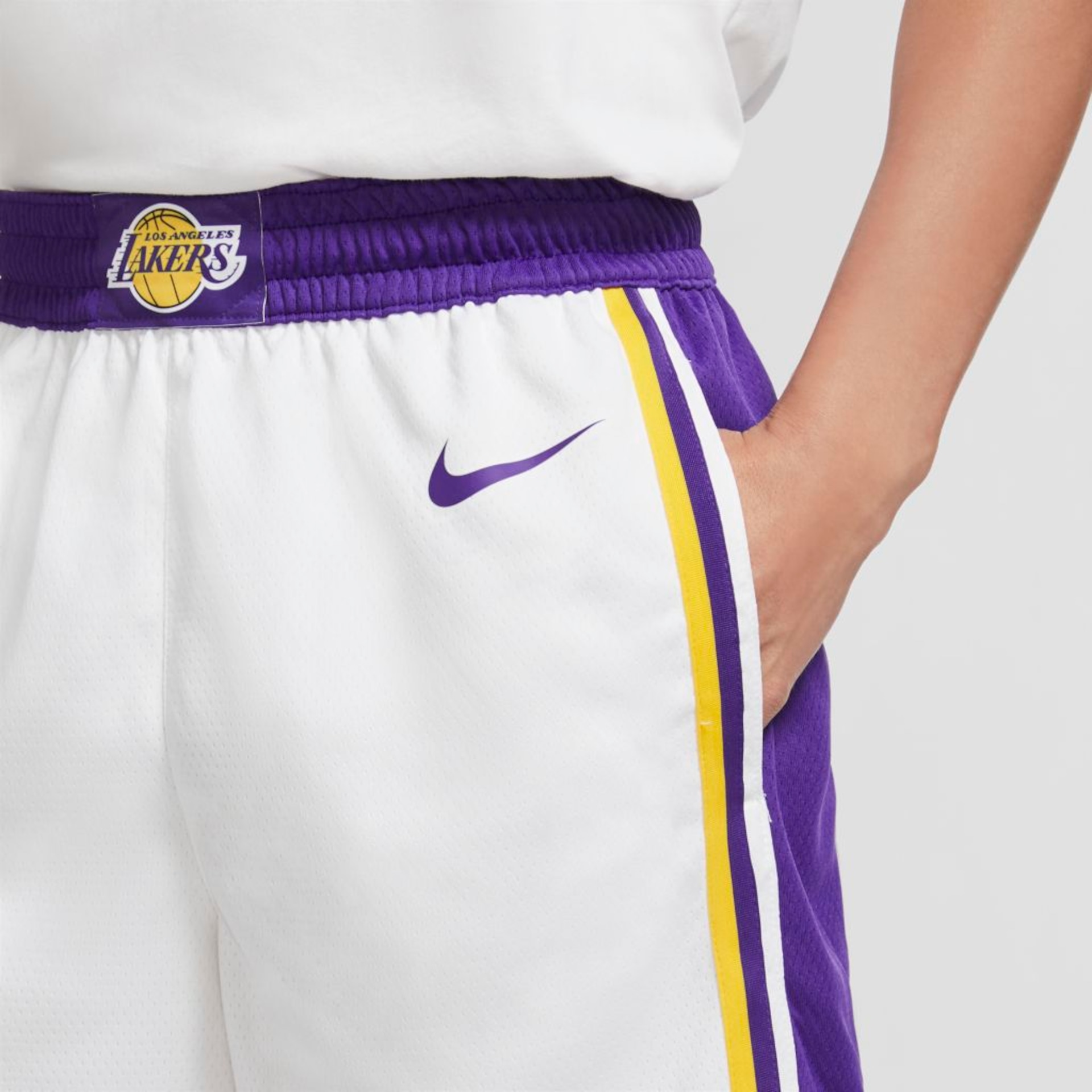 Shorts Nike Los Angeles Lakers Association Edition Swingman Masculino - Foto 5