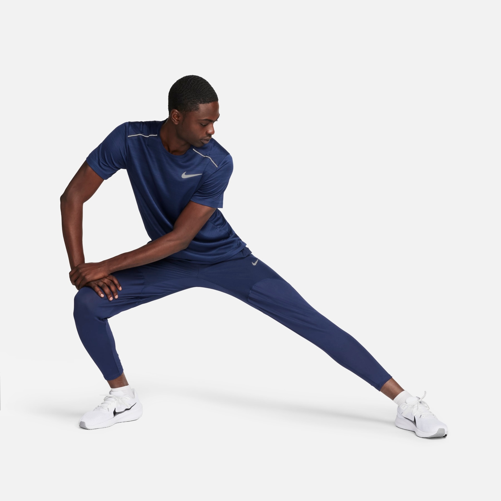 Camiseta Nike Dri-FIT Miler Masculina - Foto 5