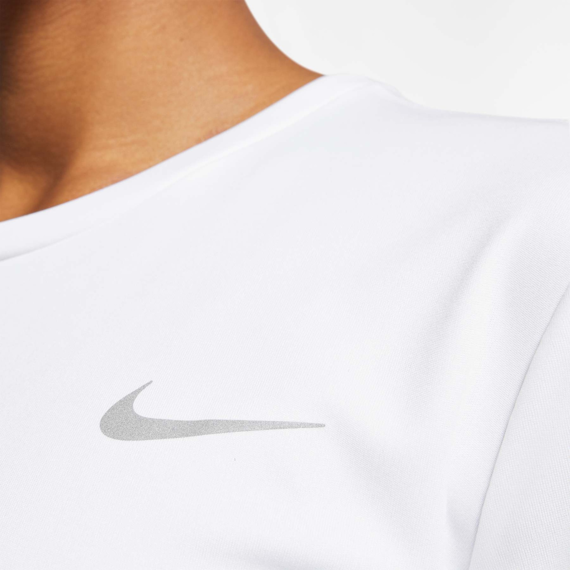 Camiseta Nike Miller Feminina - Foto 3