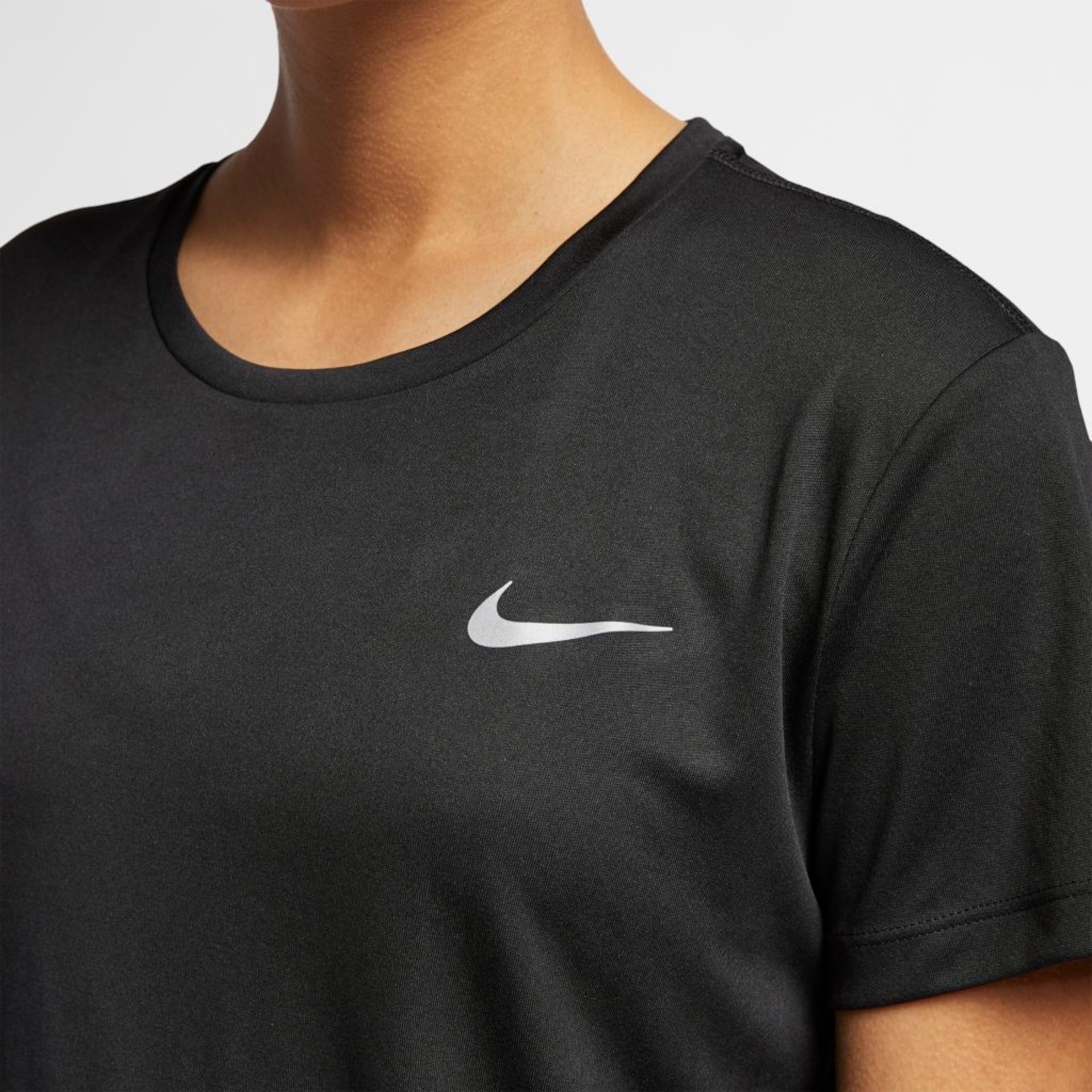 Camiseta Nike Miller Feminina - Foto 4