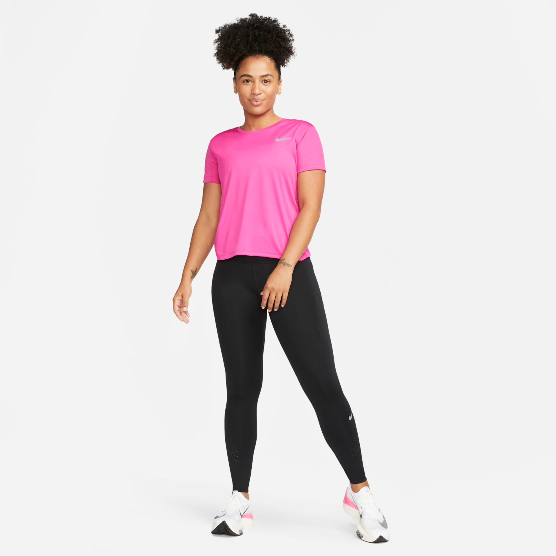 Camiseta Nike Miller Feminina - Foto 6