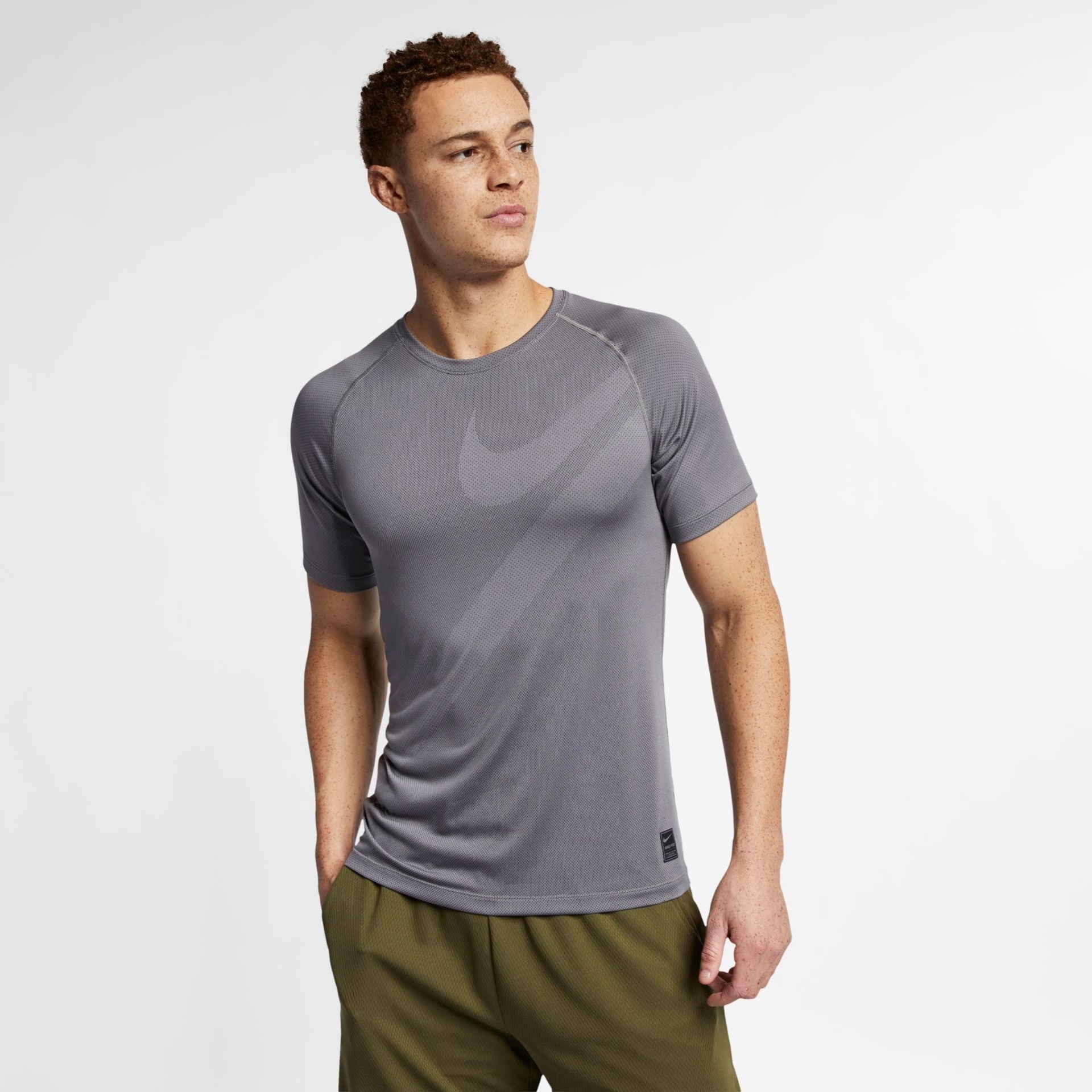 Camiseta Nike Pro Swoosh Masculina - Foto 1