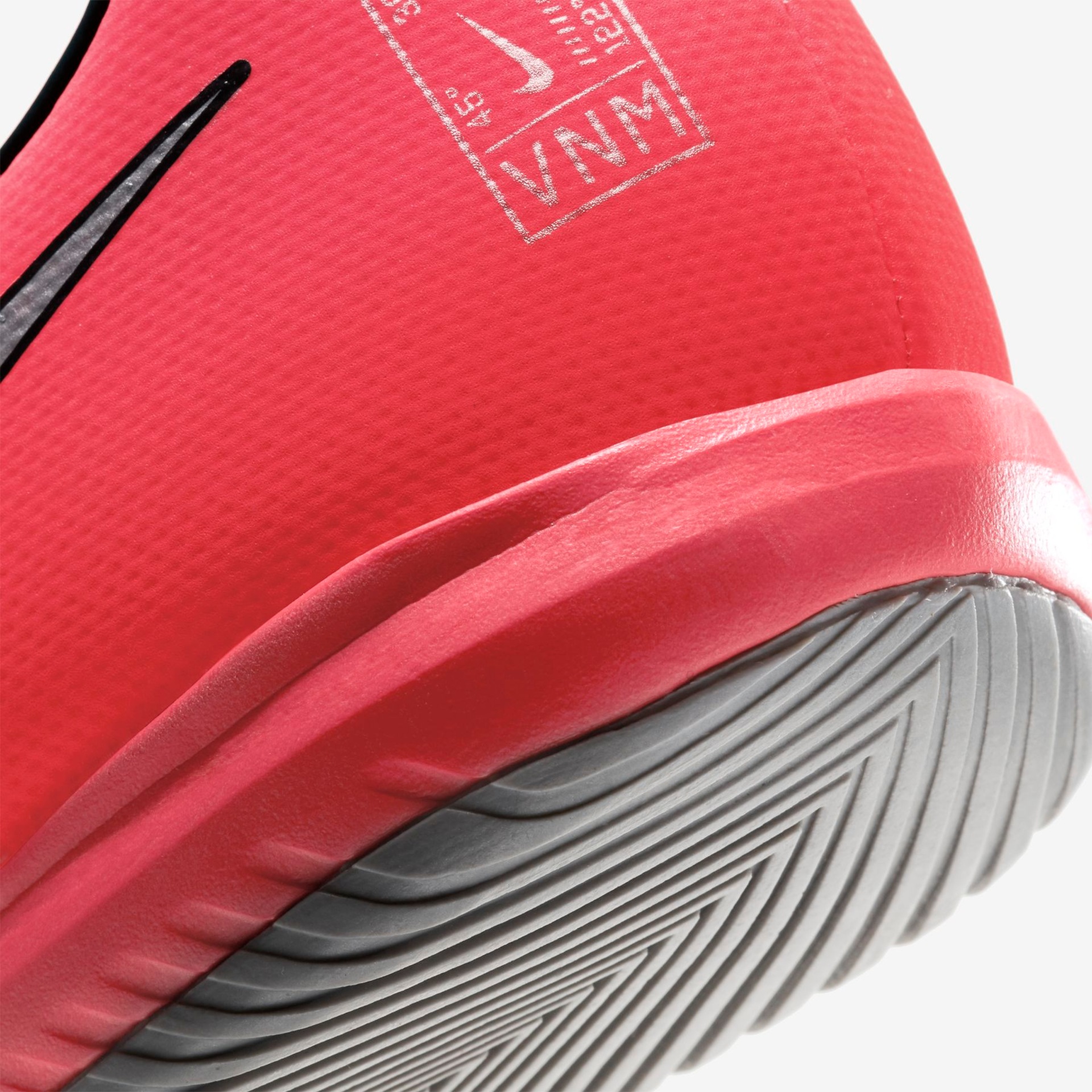 Chuteira Nike Phantom Venom Academy Futsal - Foto 8