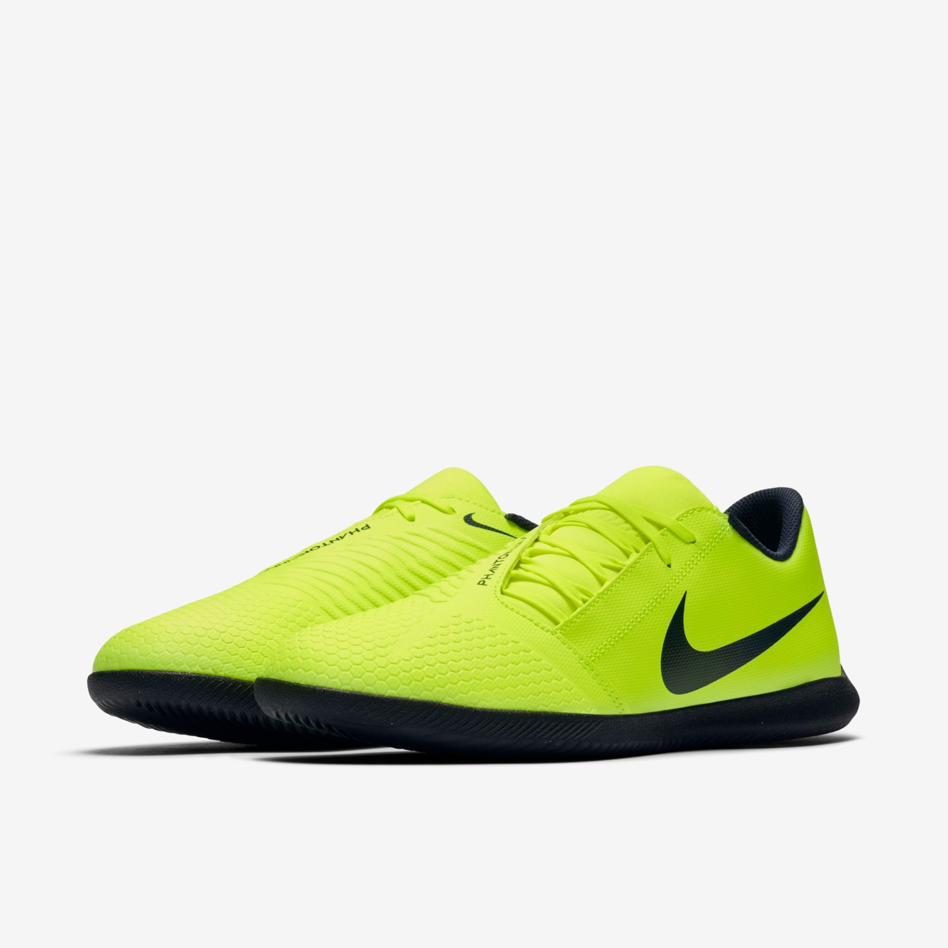 Chuteira Nike Phantom Venom Club Futsal - Foto 5