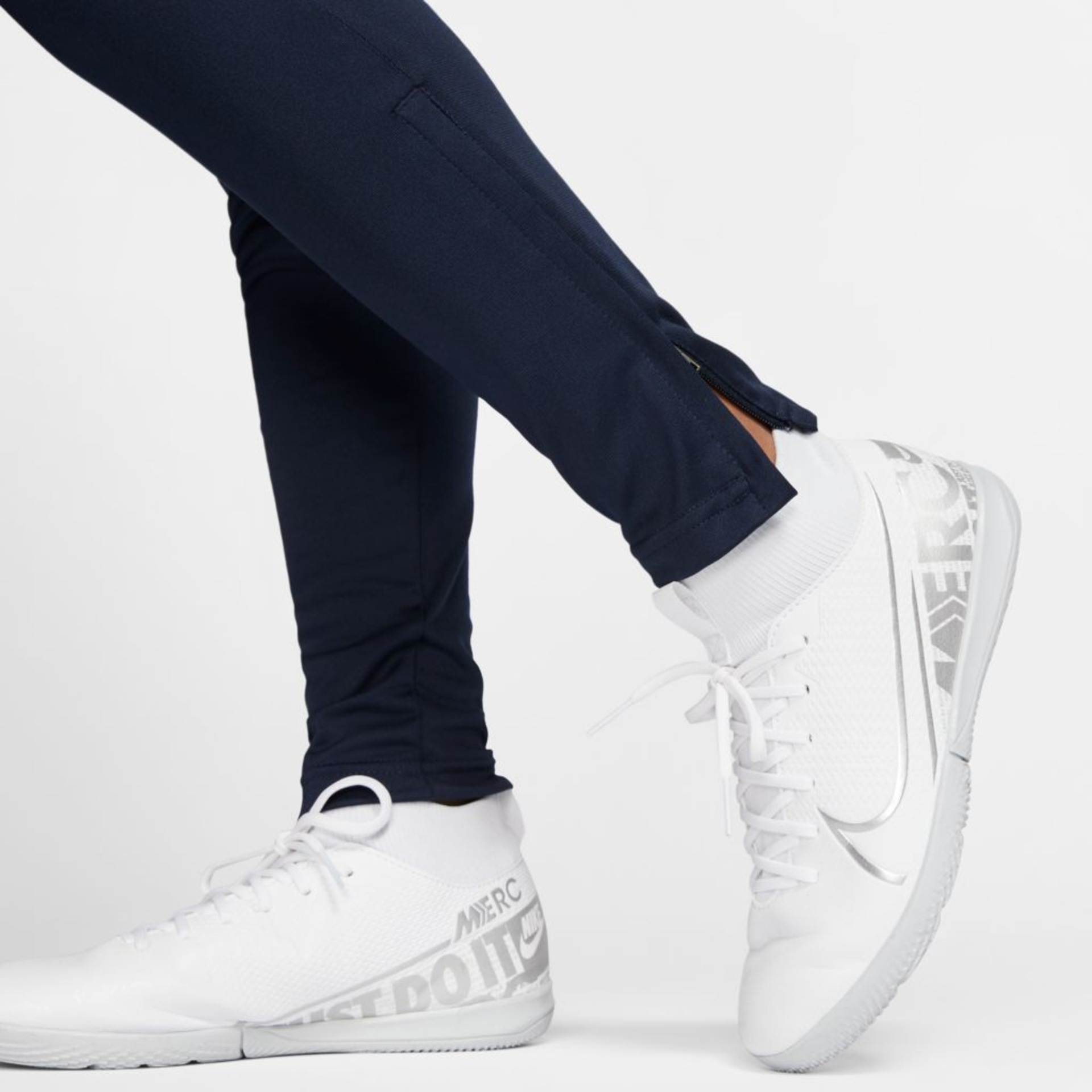 Calça Nike Dri-FIT Academy Infantil - Foto 4