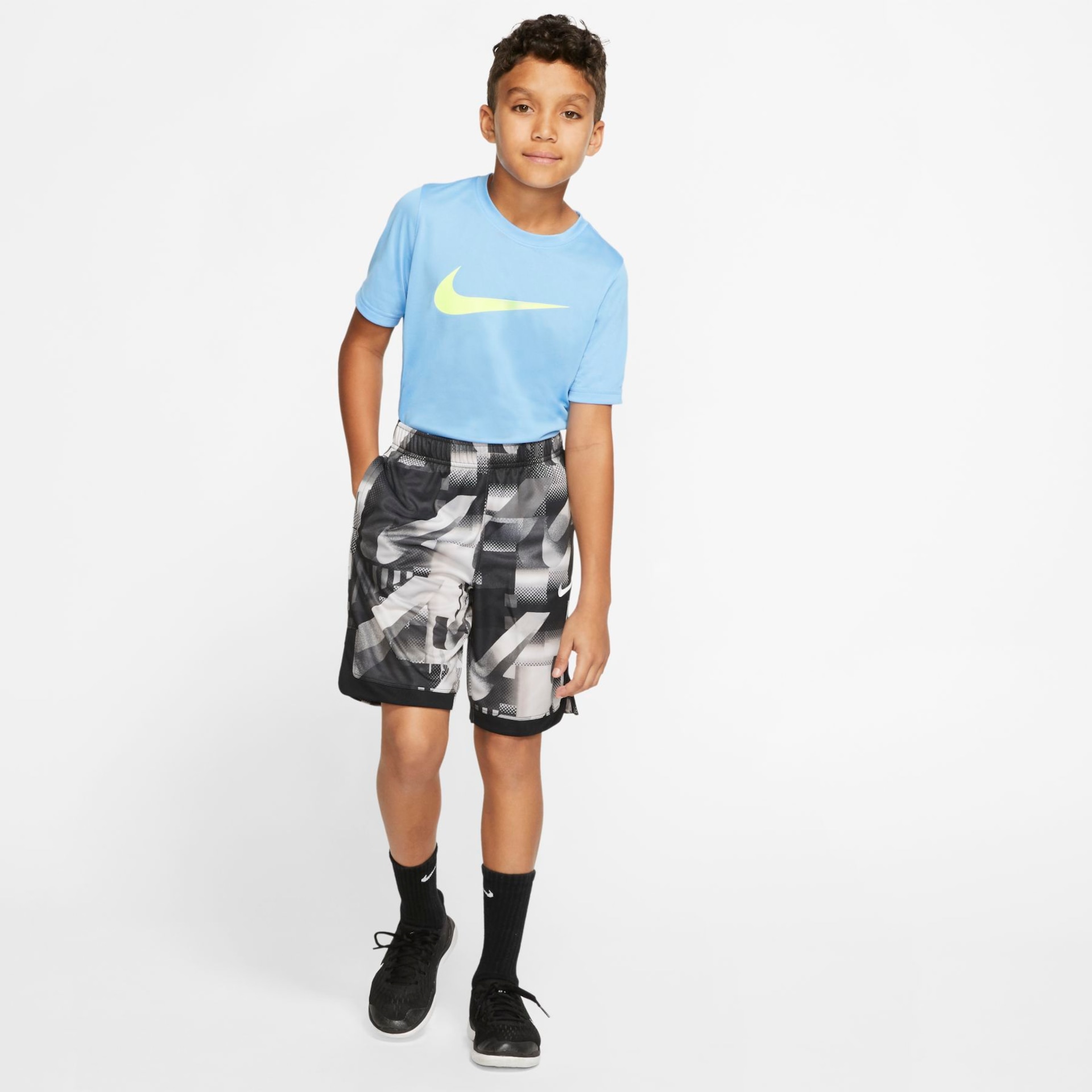 Shorts Nike Dri-Fit Dominate AOP 1 Infantil - Foto 1