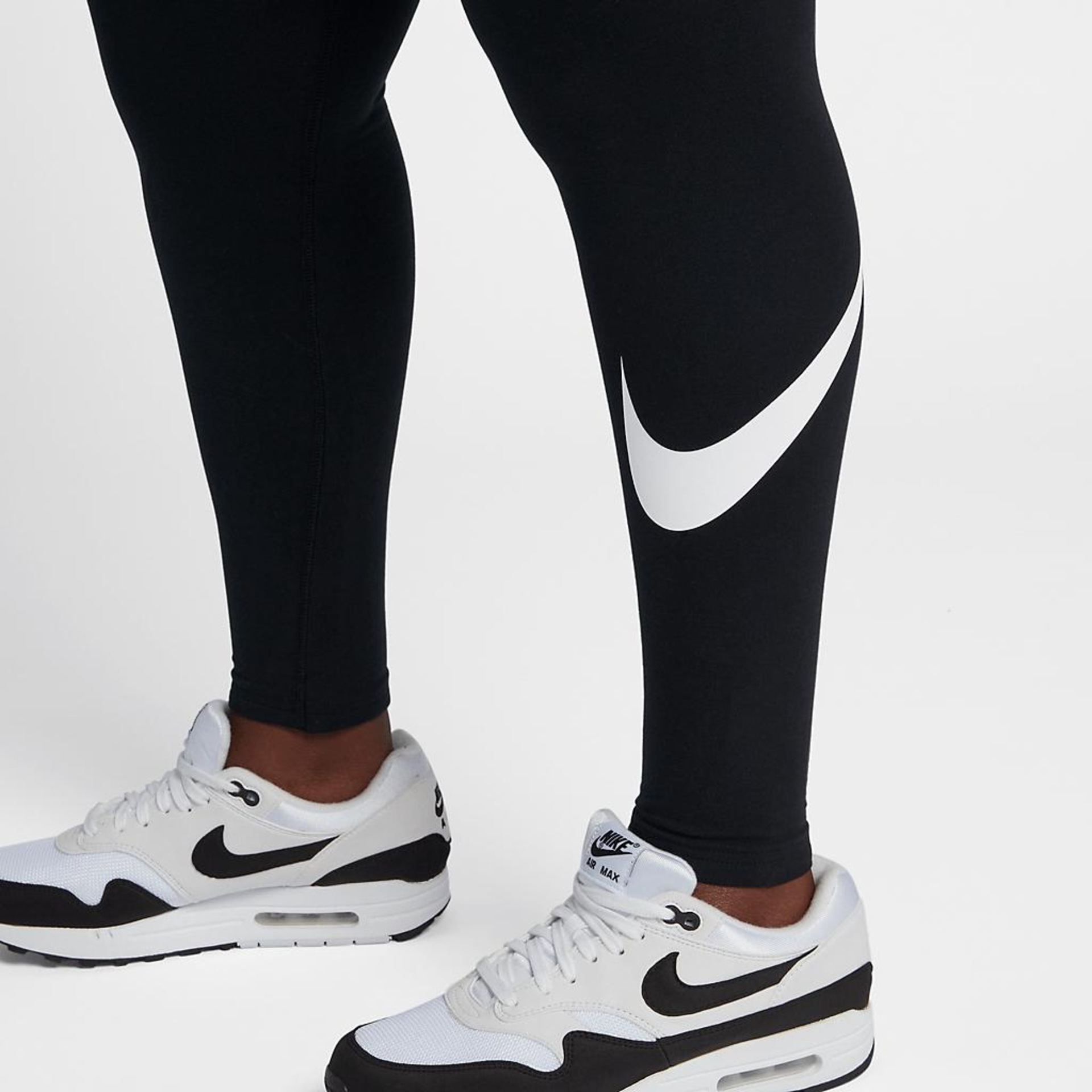 Plus Size - Legging Nike Sportswear Swoosh Feminina - Foto 2