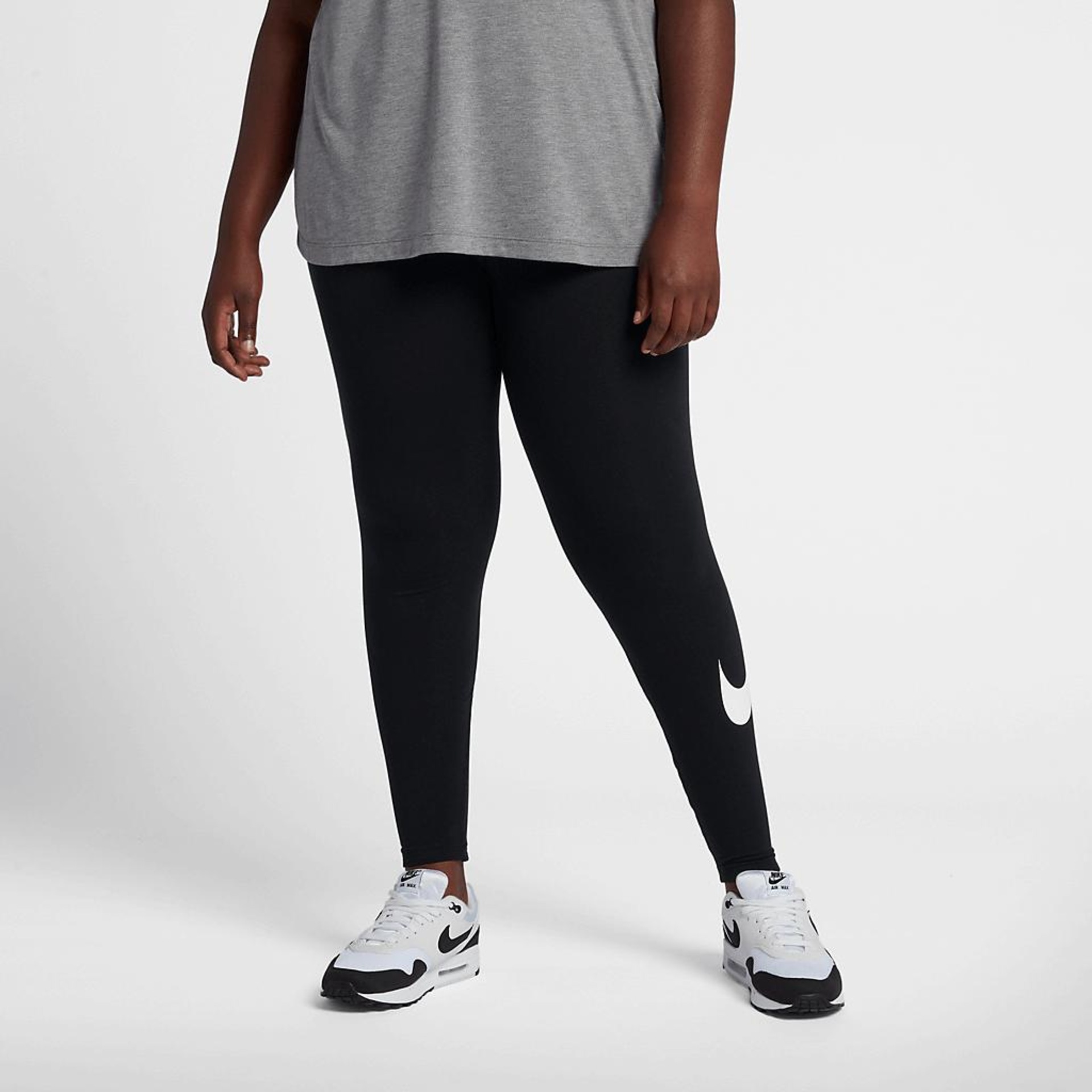 Plus Size - Legging Nike Sportswear Swoosh Feminina - Foto 3