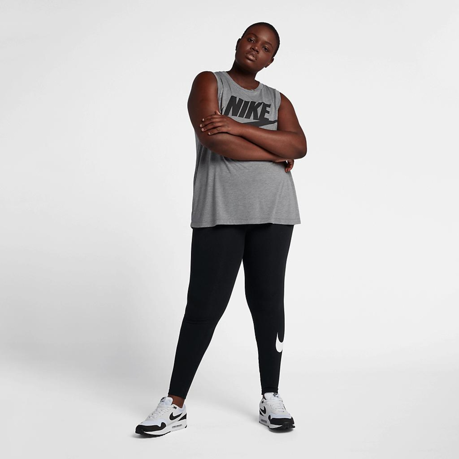 Plus Size - Legging Nike Sportswear Swoosh Feminina - Foto 5