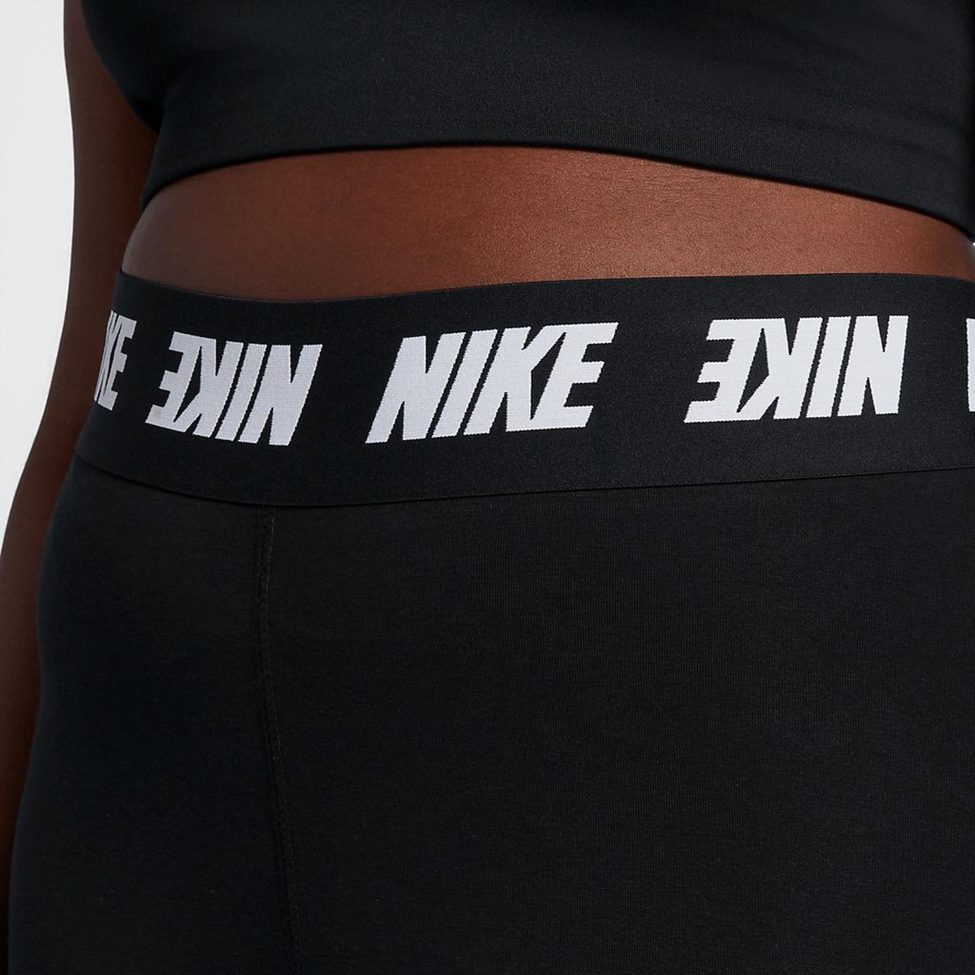 Plus Size - Legging Nike Sportswear Swoosh Feminina - Foto 6