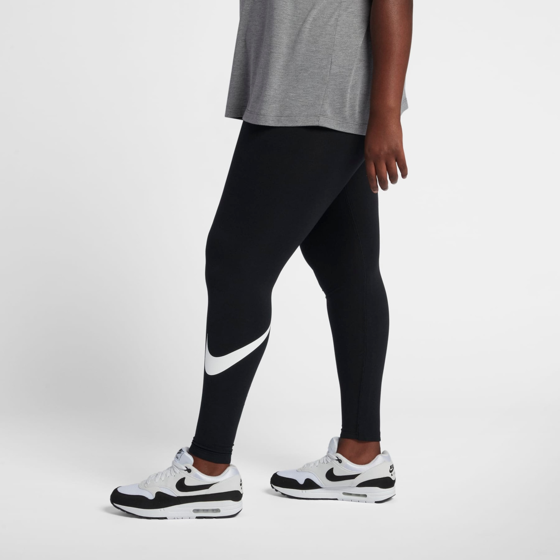 Plus Size - Legging Nike Sportswear Swoosh Feminina - Foto 1