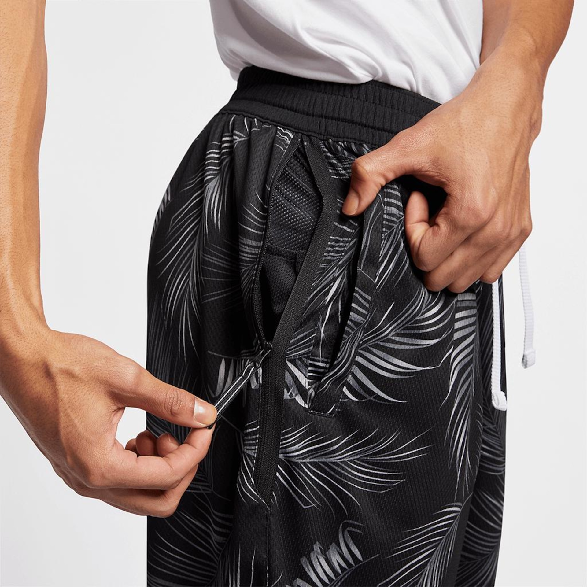 Shorts Nike Dri-Fit DNA Floral Masculino - Foto 3