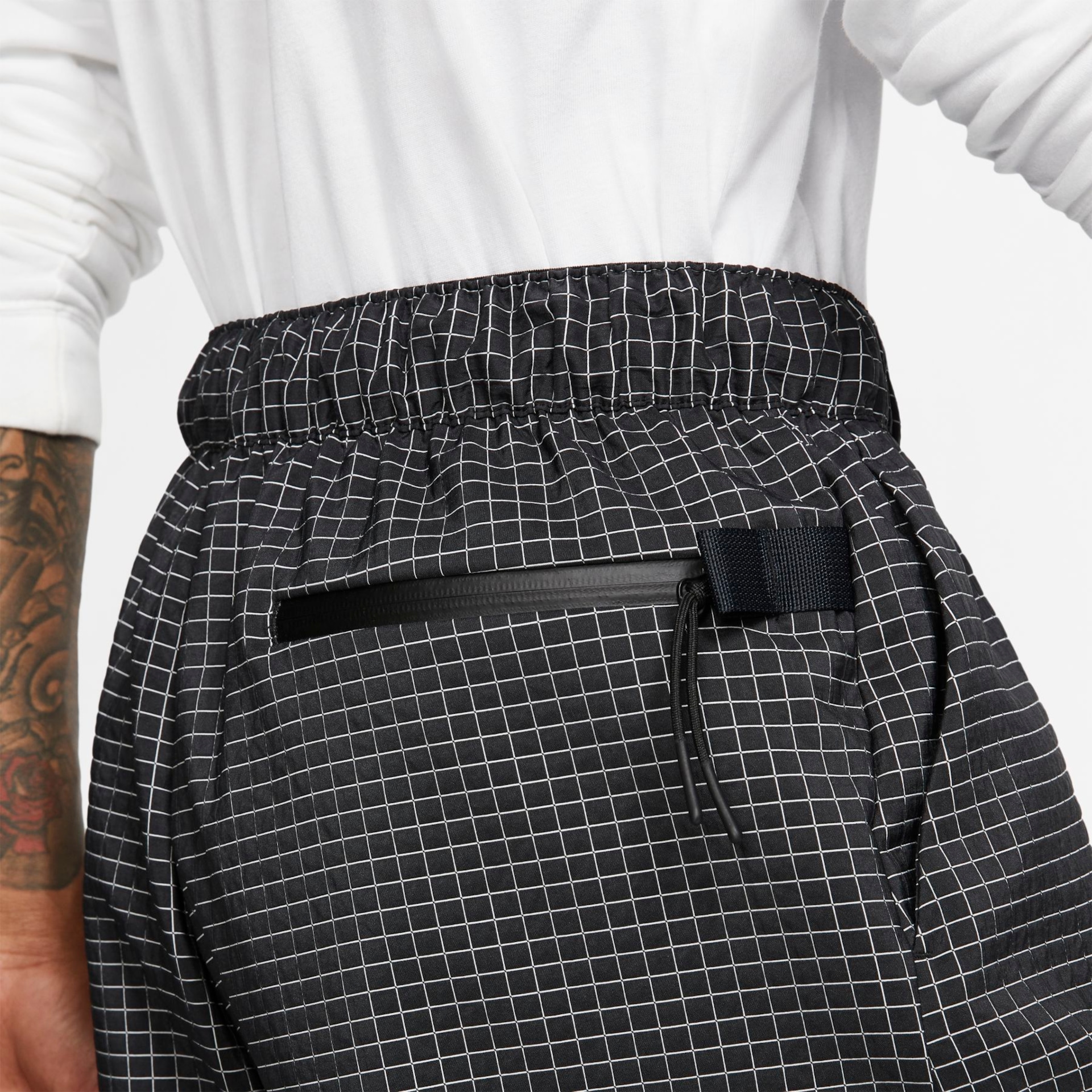 Shorts Nike Sportswear Tech Pack Woven Unissex - Foto 4