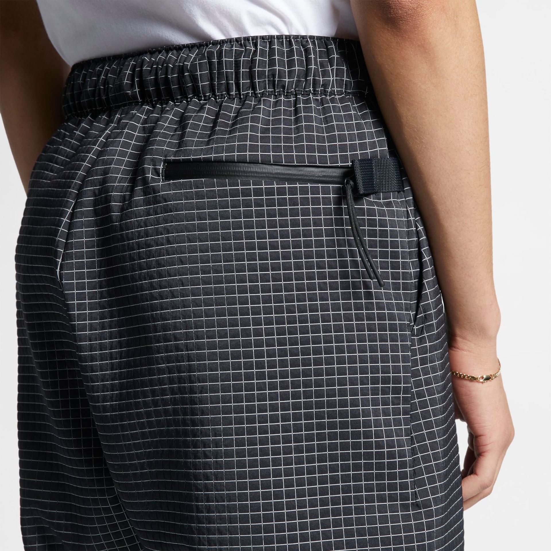 Shorts Nike Sportswear Tech Pack Woven Unissex - Foto 6