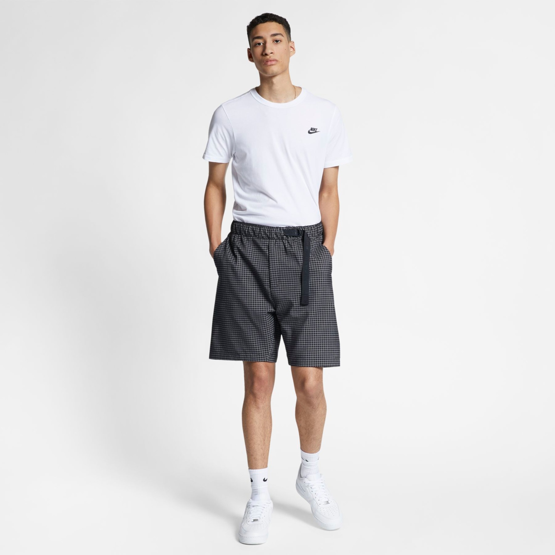 Shorts Nike Sportswear Tech Pack Woven Unissex - Foto 8