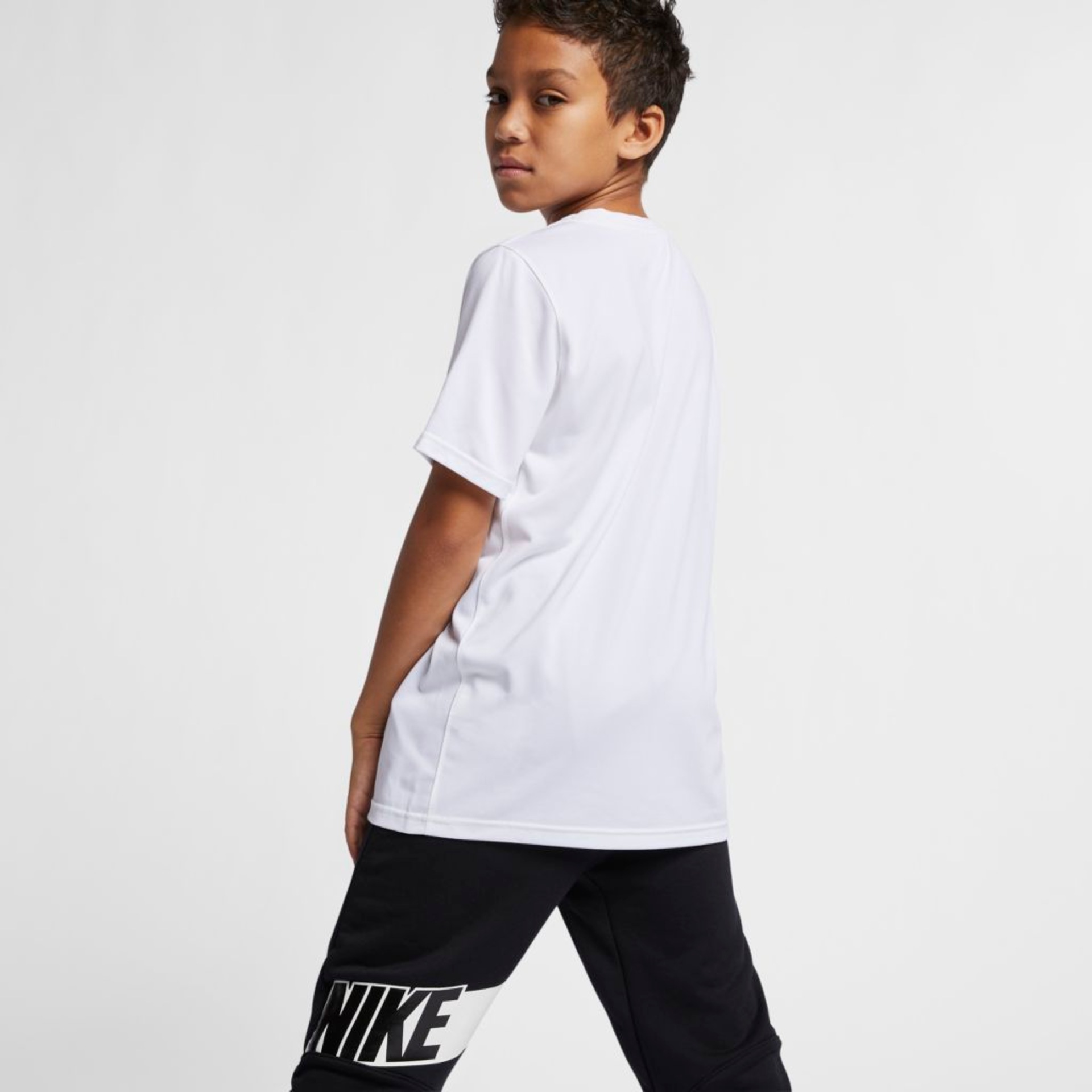 Camiseta Nike Dri-FIT Infantil - Foto 3