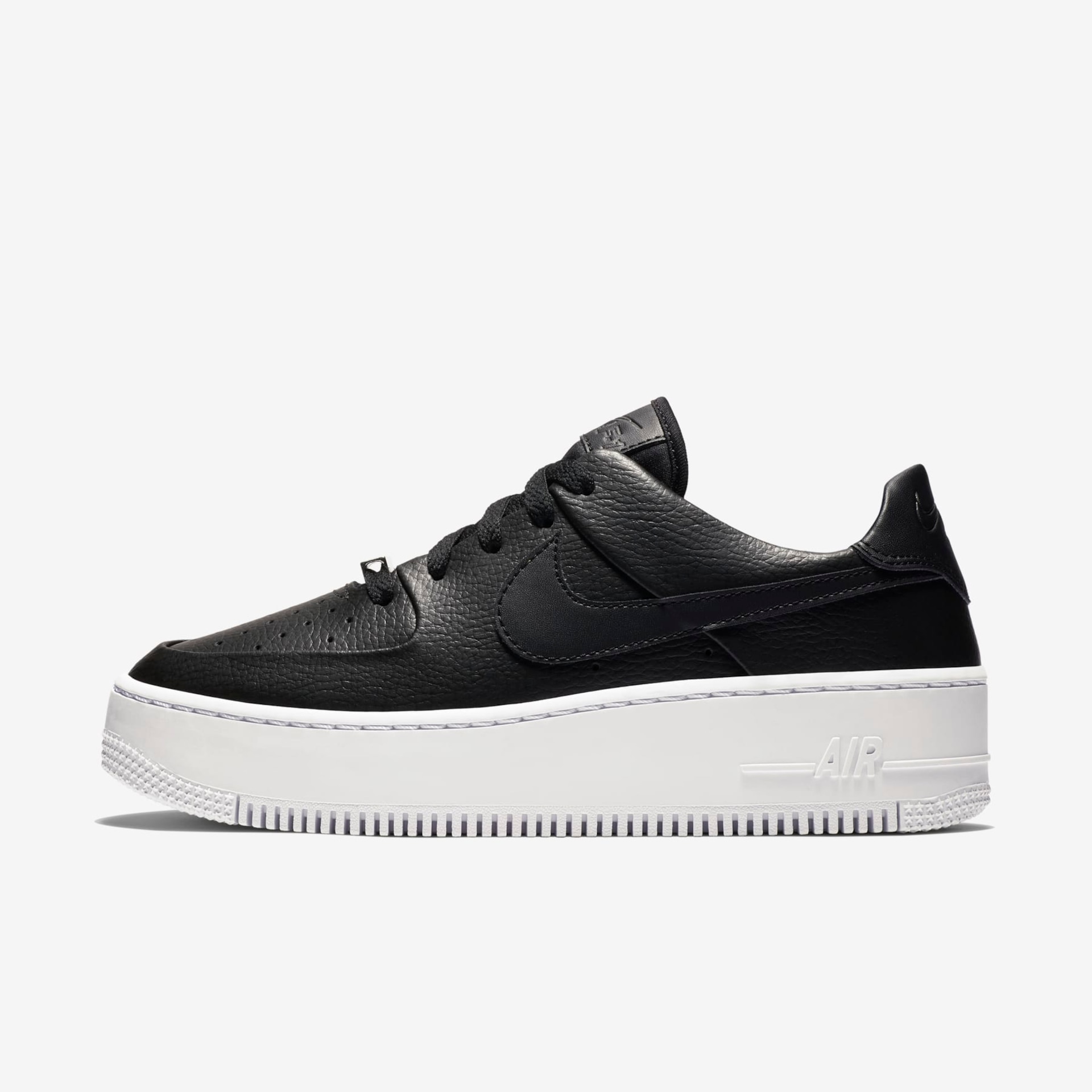 Tênis Nike Air Force 1 Sage Low Feminino - Foto 1