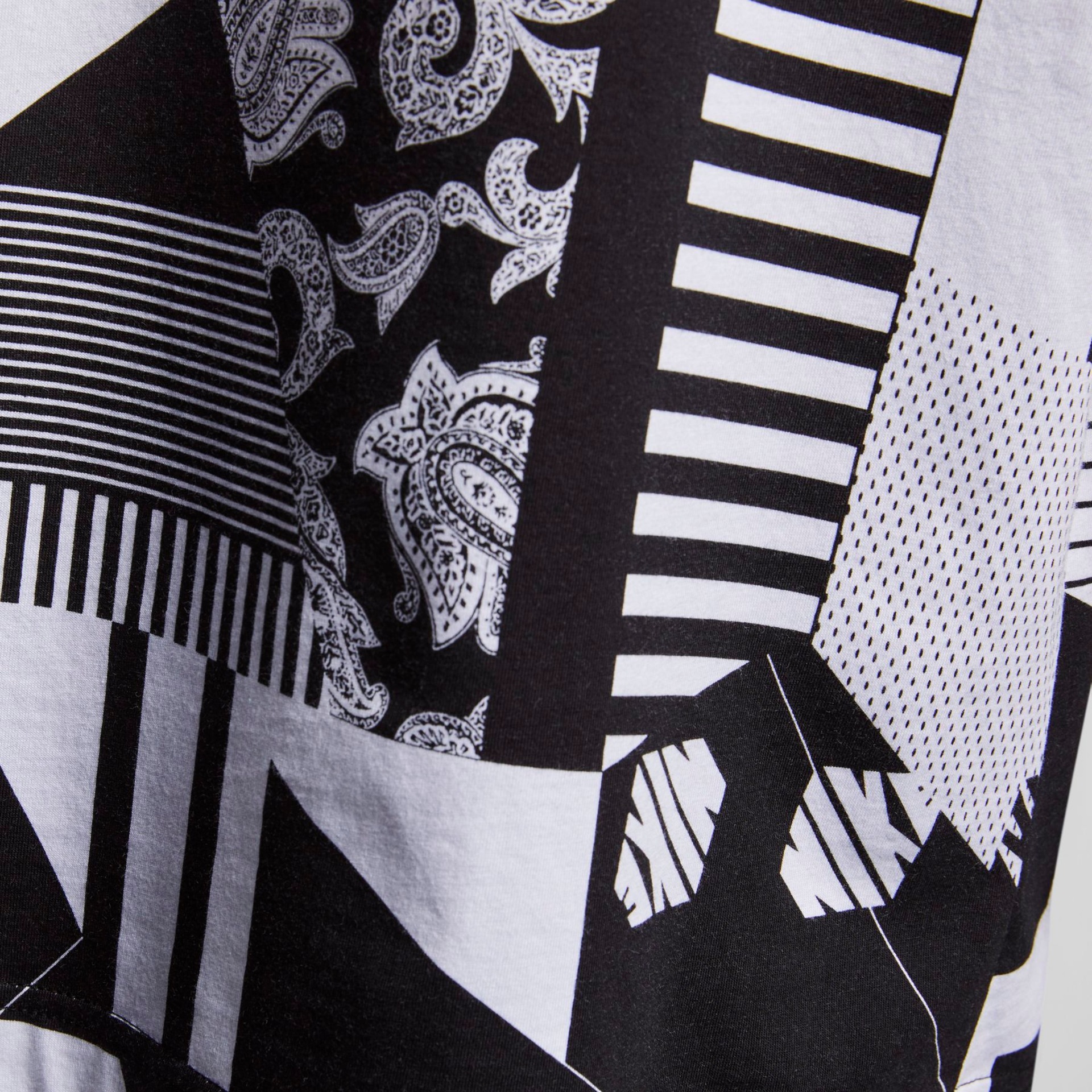 Camiseta Nike Sportswear AOP Unissex - Foto 8