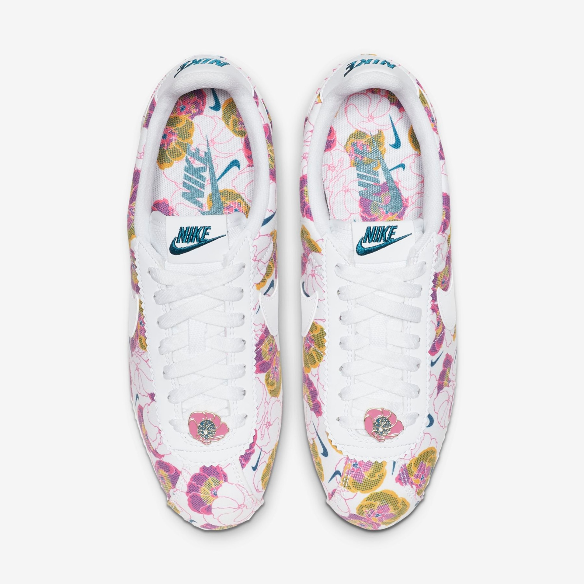 Tênis Nike Classic Cortez LX Feminino - Foto 4