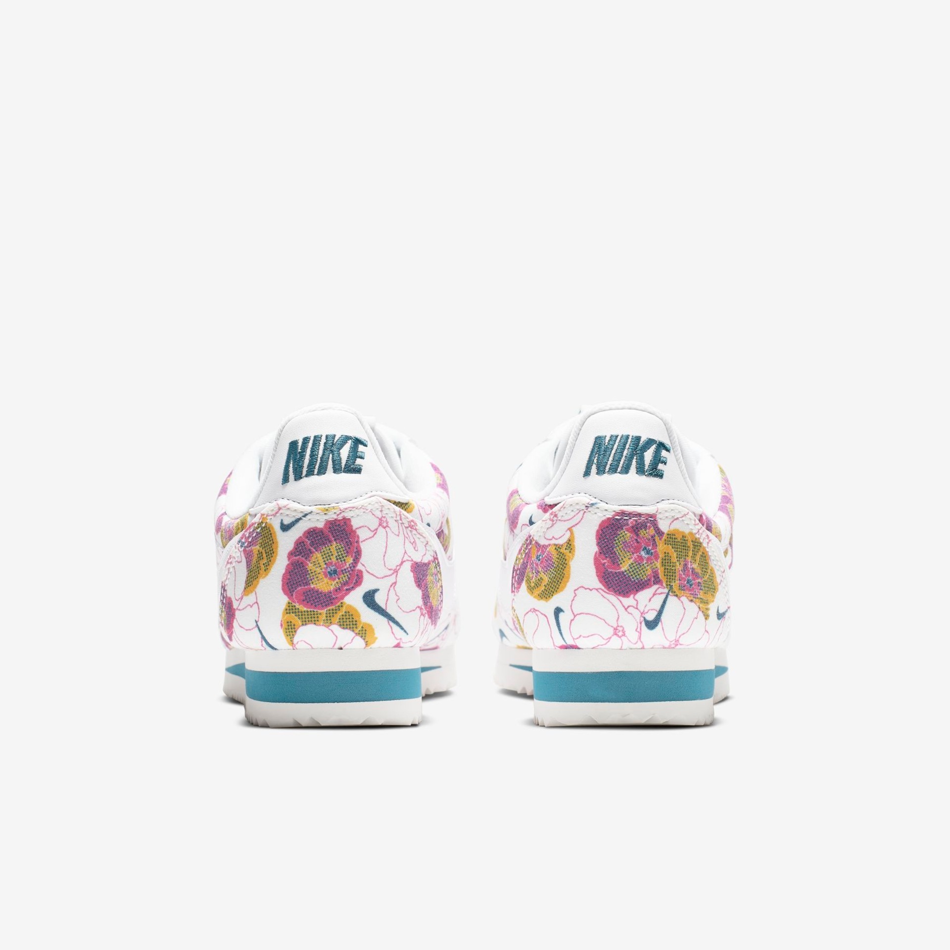 Tênis Nike Classic Cortez LX Feminino - Foto 6