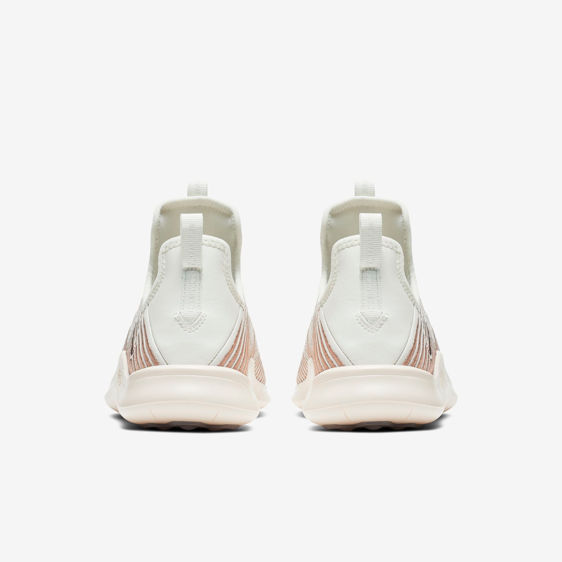 Tênis Nike Free TR 9 Metallic Feminino - Foto 6