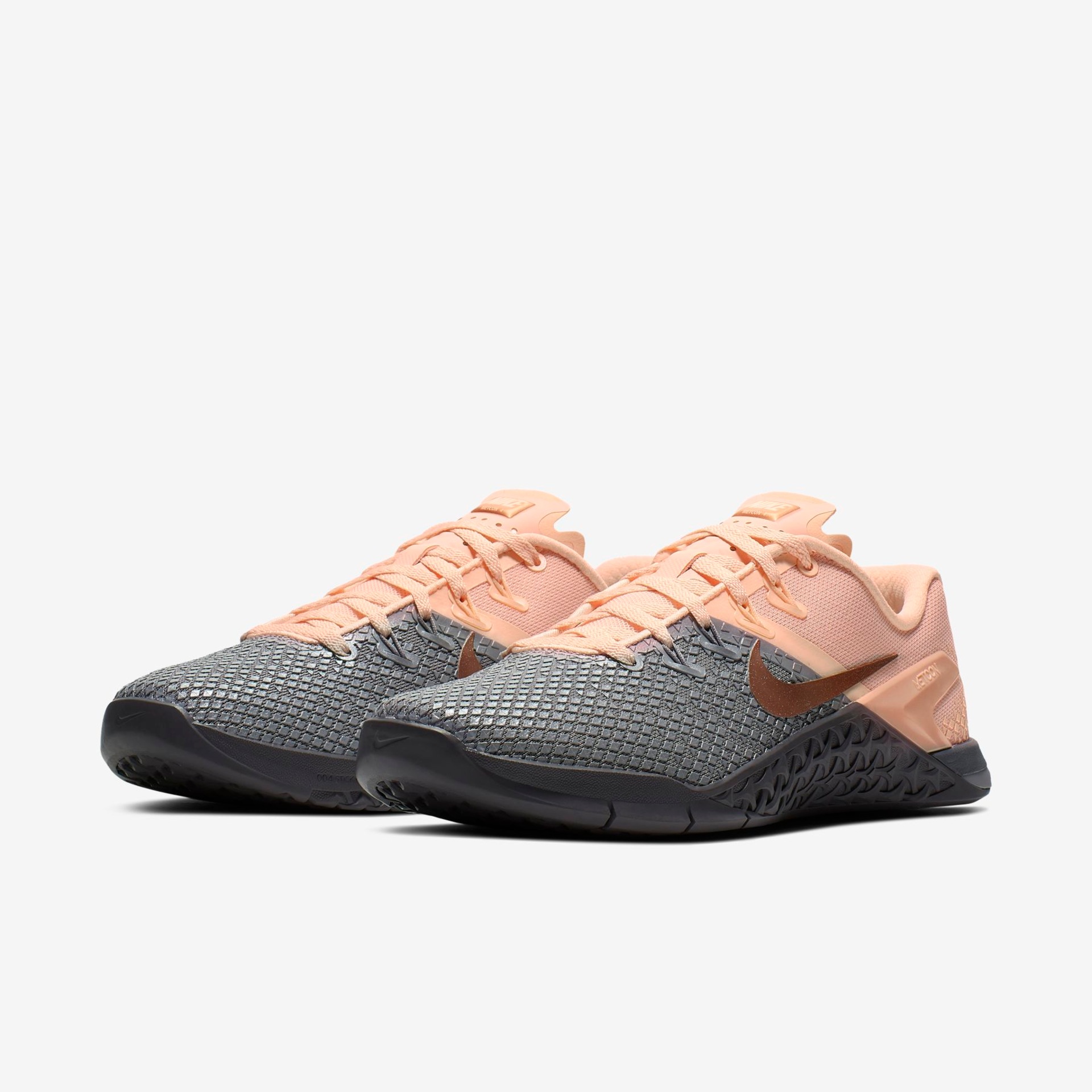 Tênis Nike Metcon 4 XD Metallic Feminino - Foto 5