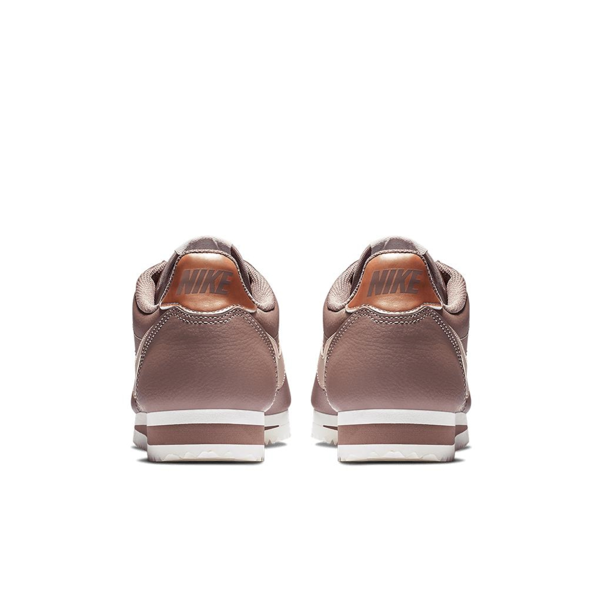 Tênis Nike Classic Cortez Leather Feminino - Foto 6