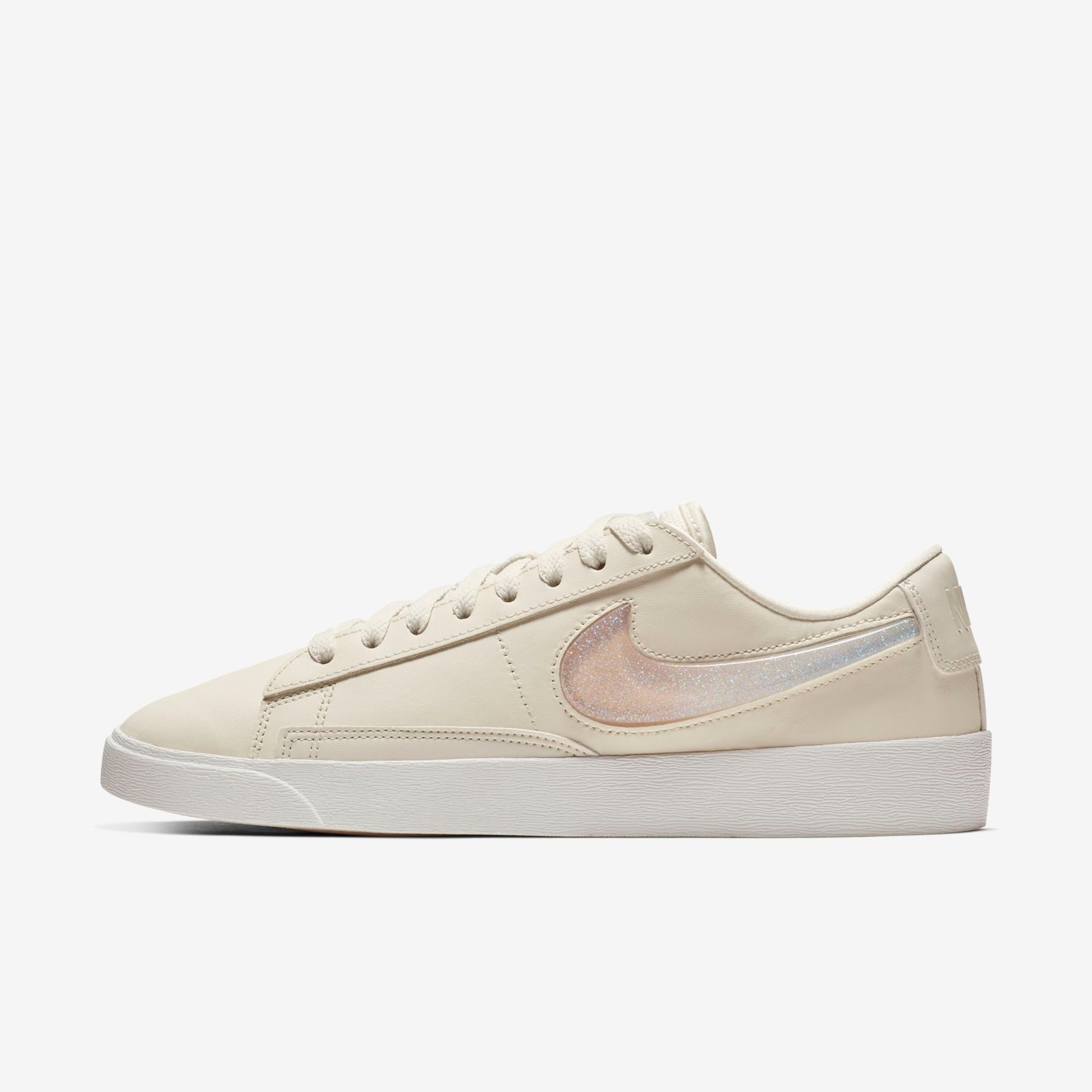 Tênis Nike Blazer Low Lux Feminino - Foto 1