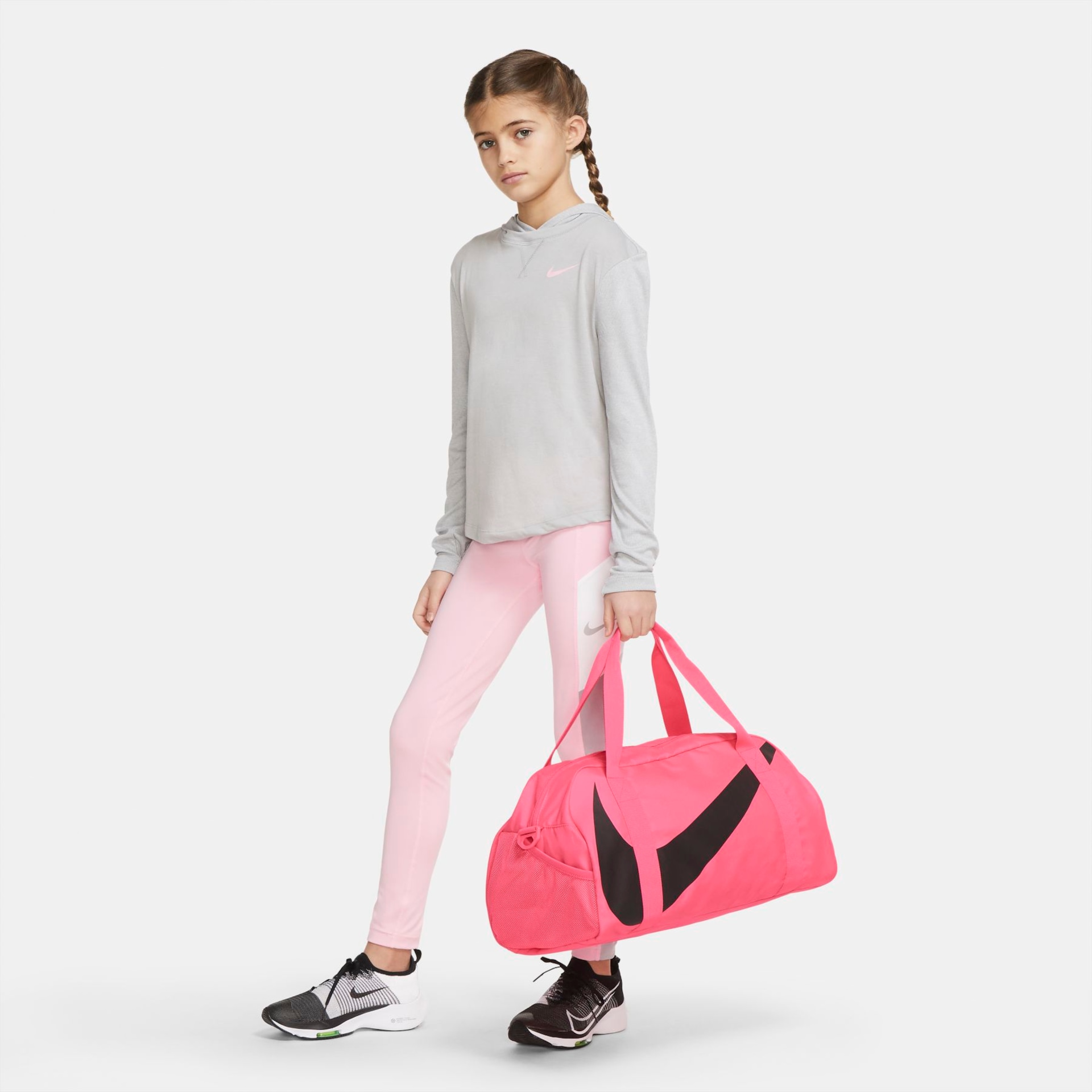 Bolsa Nike Gym Club Infantil - Foto 12