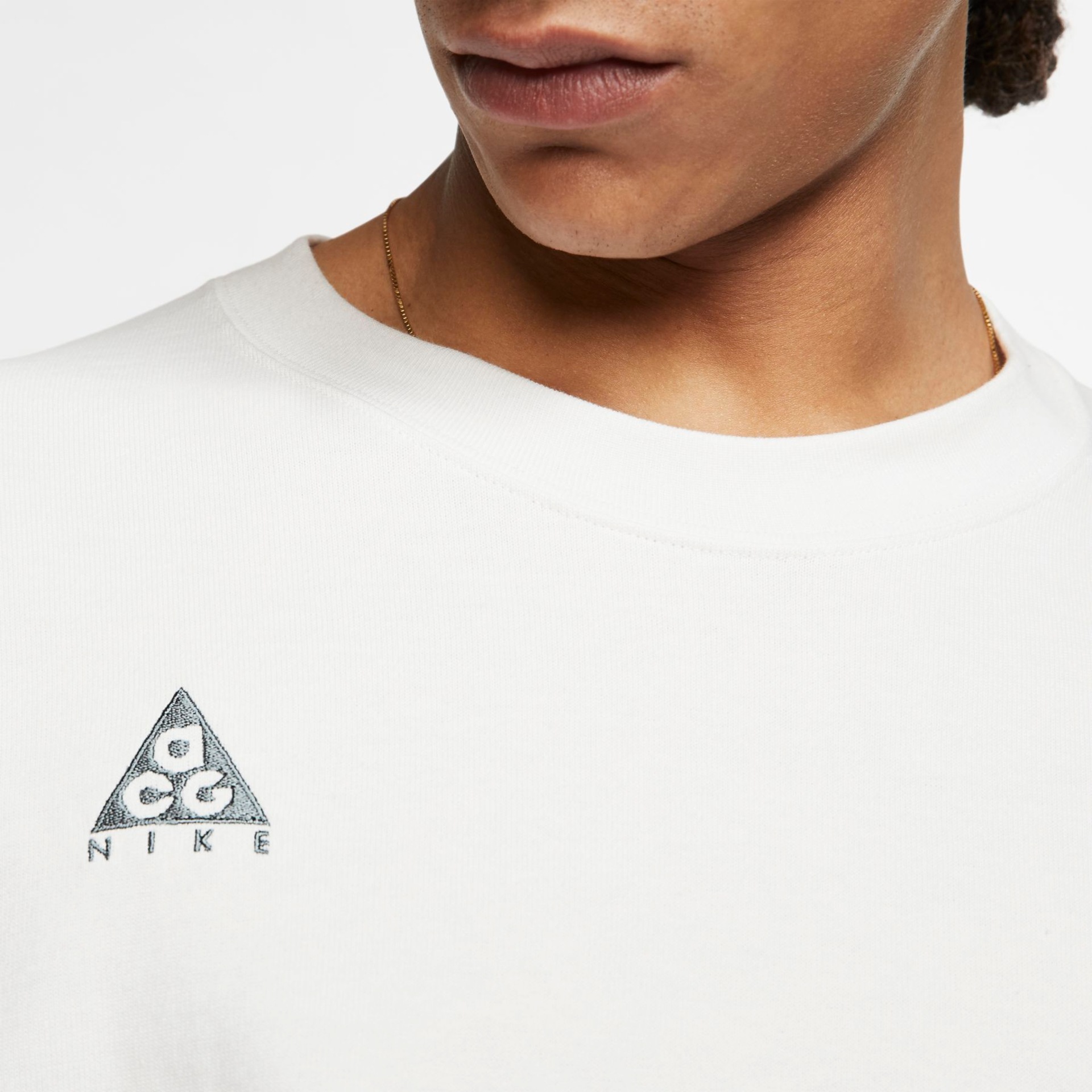 Camiseta Nike ACG Unissex - Foto 4