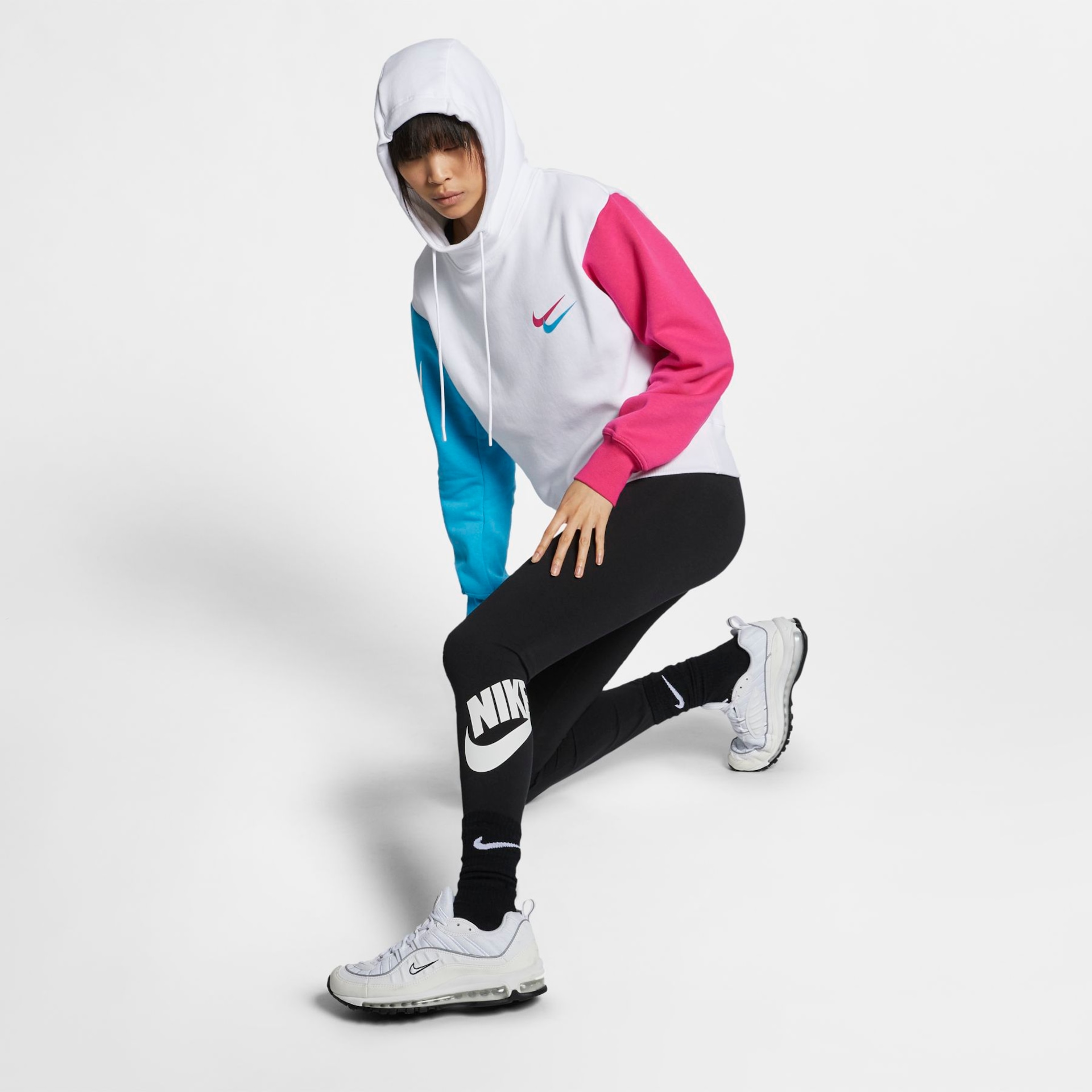 Legging Nike Sportswear Leg-A-See Feminina - Foto 4